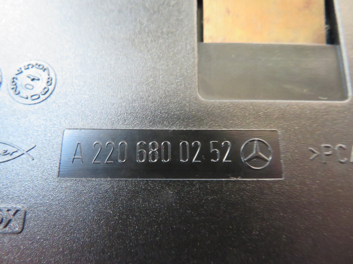 MERCEDES S CLASS W220 CENTRE CONSOLE ASHTRAY 2206800252 1998-2005 A1415-2