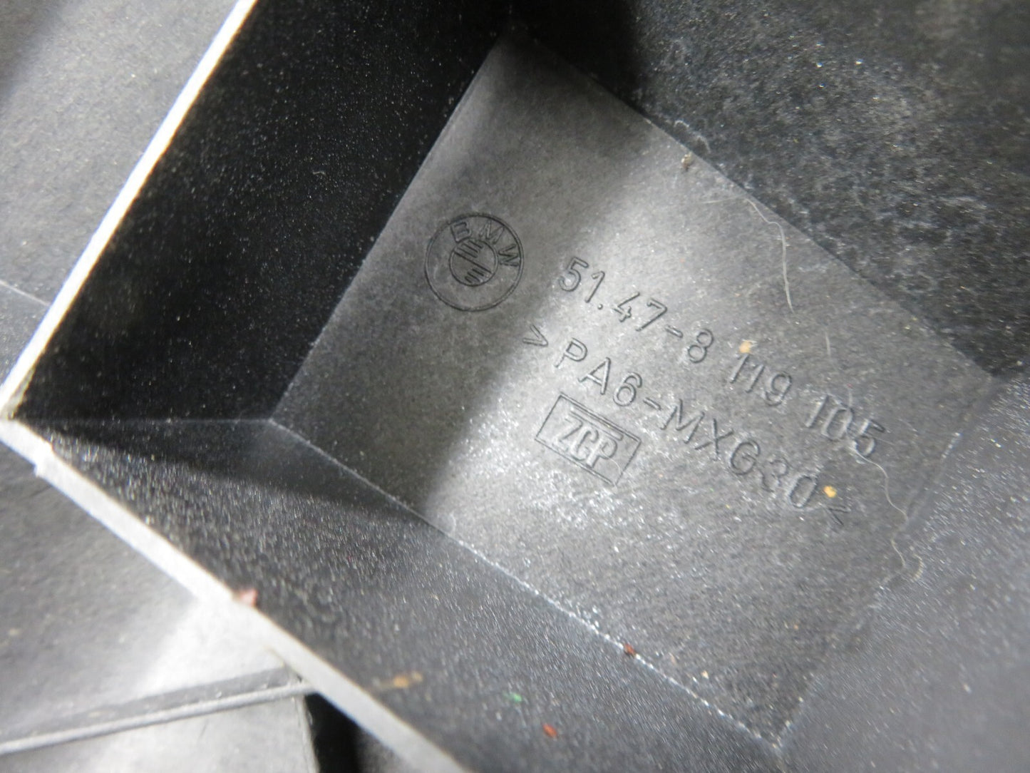 BMW E36 BATTERY COMPARTMENT COVER 8119105 1991-1998 1756-3