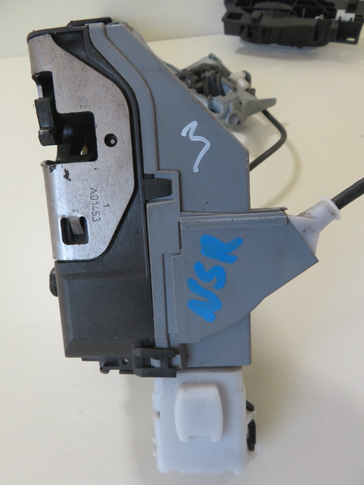 PEUGEOT 308 NSR DOOR LOCK CATCH 2007-2013 1410-3