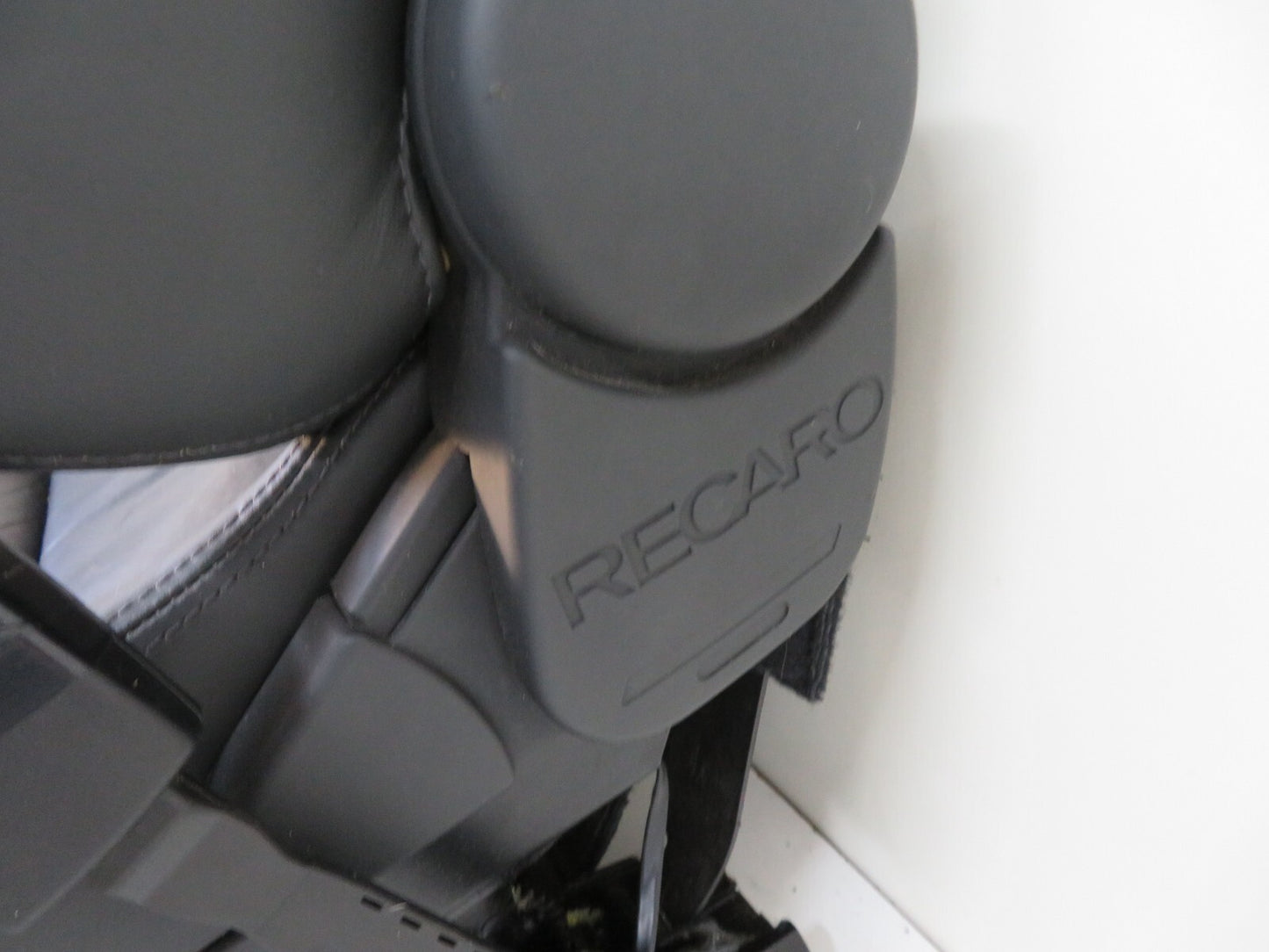 AUDI A8 D2 LEATHER RECARO DRIVER FRONT SEAT  1998-2002