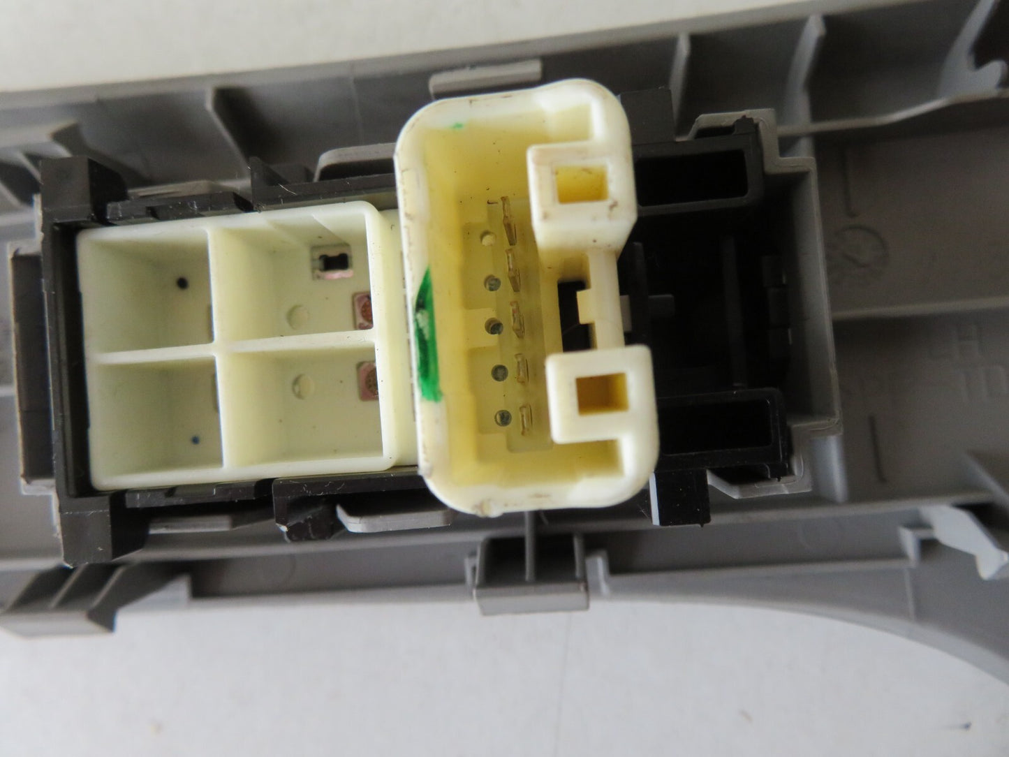 TOYOTA YARIS MK2 NS PASSENGER WINDOW SWITCH 3DR 2006-2011 AMS1159