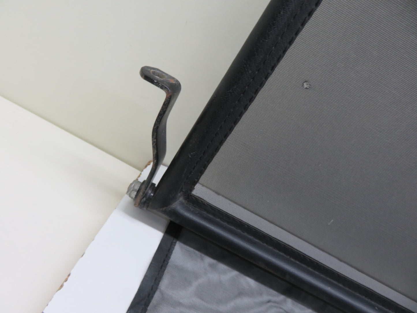 BMW E36 3 SERIES CONVERTIBLE WIND DEFLECTOR (SEE PHOTOS) 1991-1998