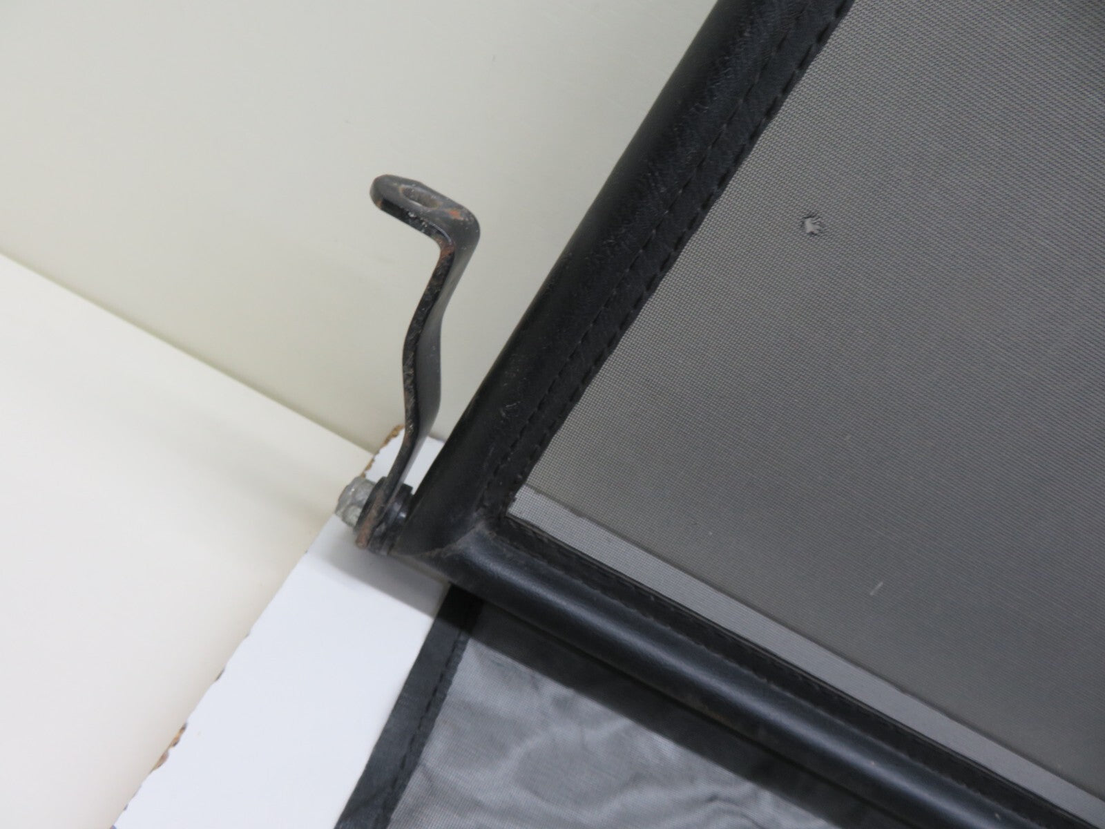 BMW E36 3 SERIES CONVERTIBLE WIND DEFLECTOR (SEE PHOTOS) 1991-1998