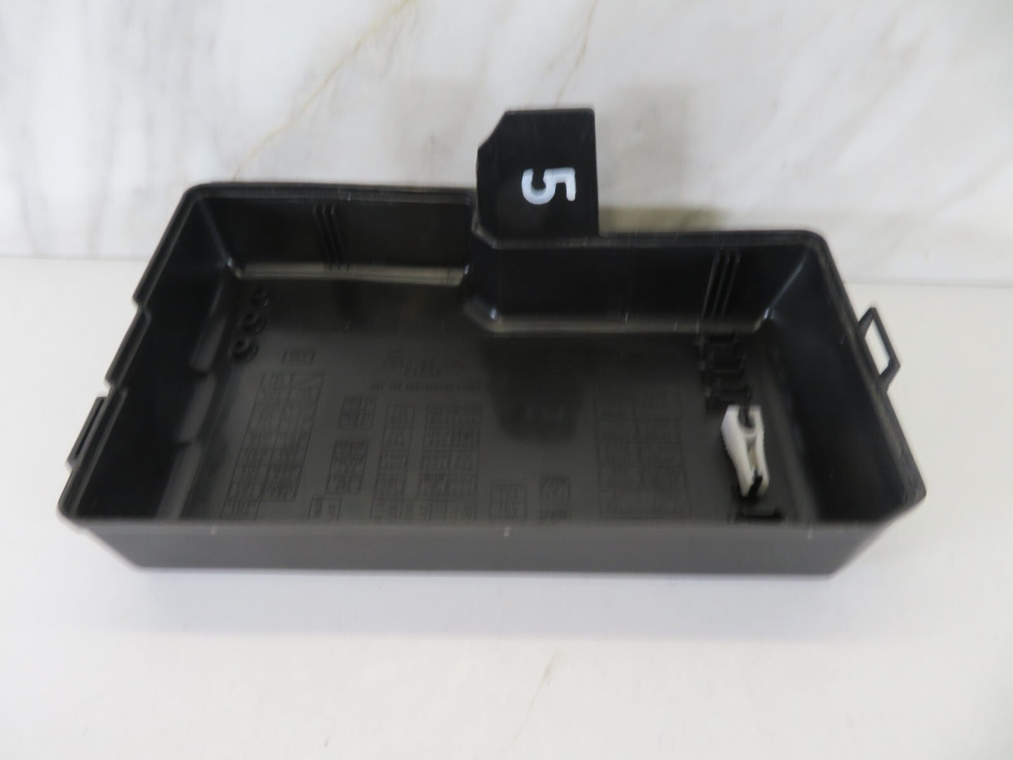 MAZDA 5 MPV ENGINE BAY FUSE BOX COVER 2005-2010 A1320-5