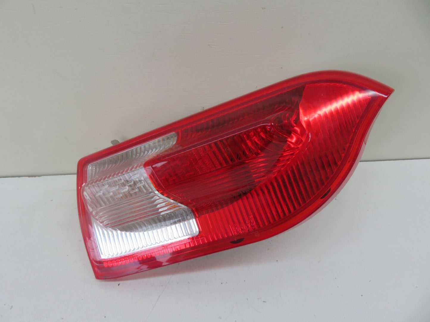 VAUXHALL INSIGNIA ESTATE OS RIGHT REAR TAIL LIGHT INNER 13228855 2008-16 1631-2