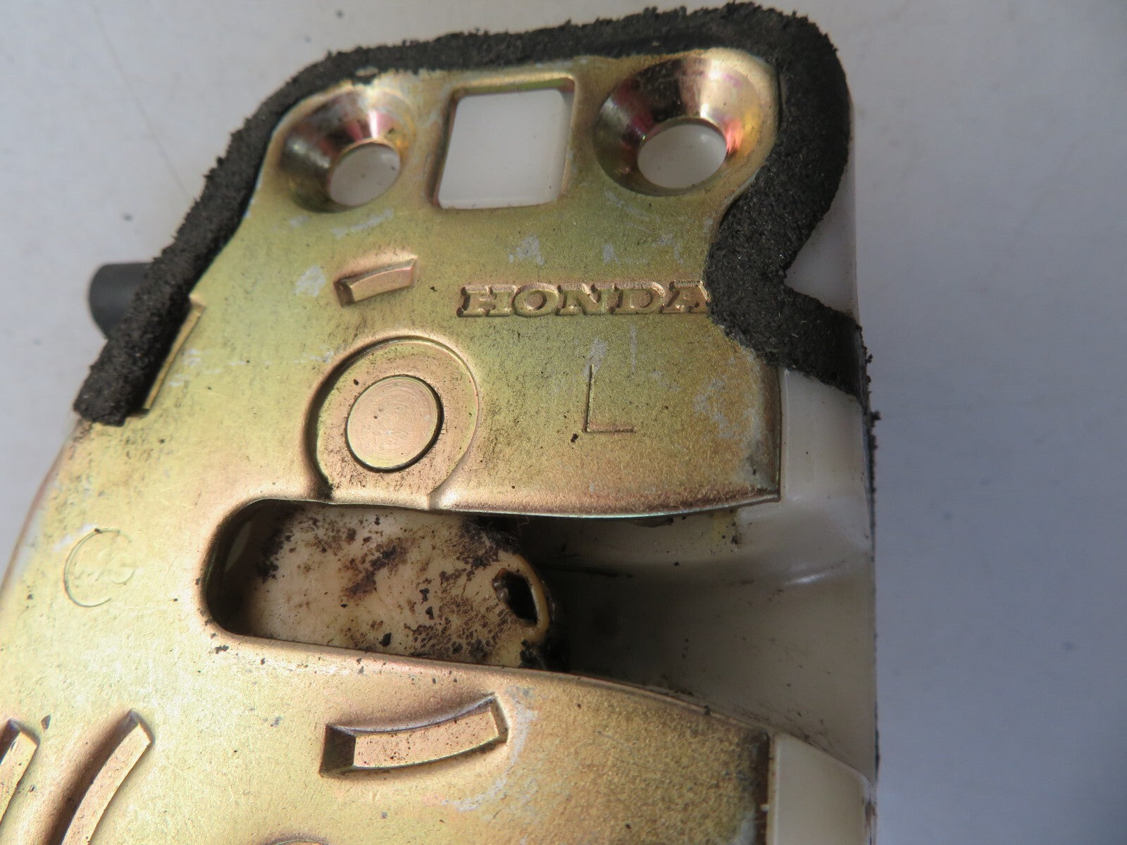 HONDA STREAM NSF DOOR LOCK CATCH 2000-2006 A1431-3