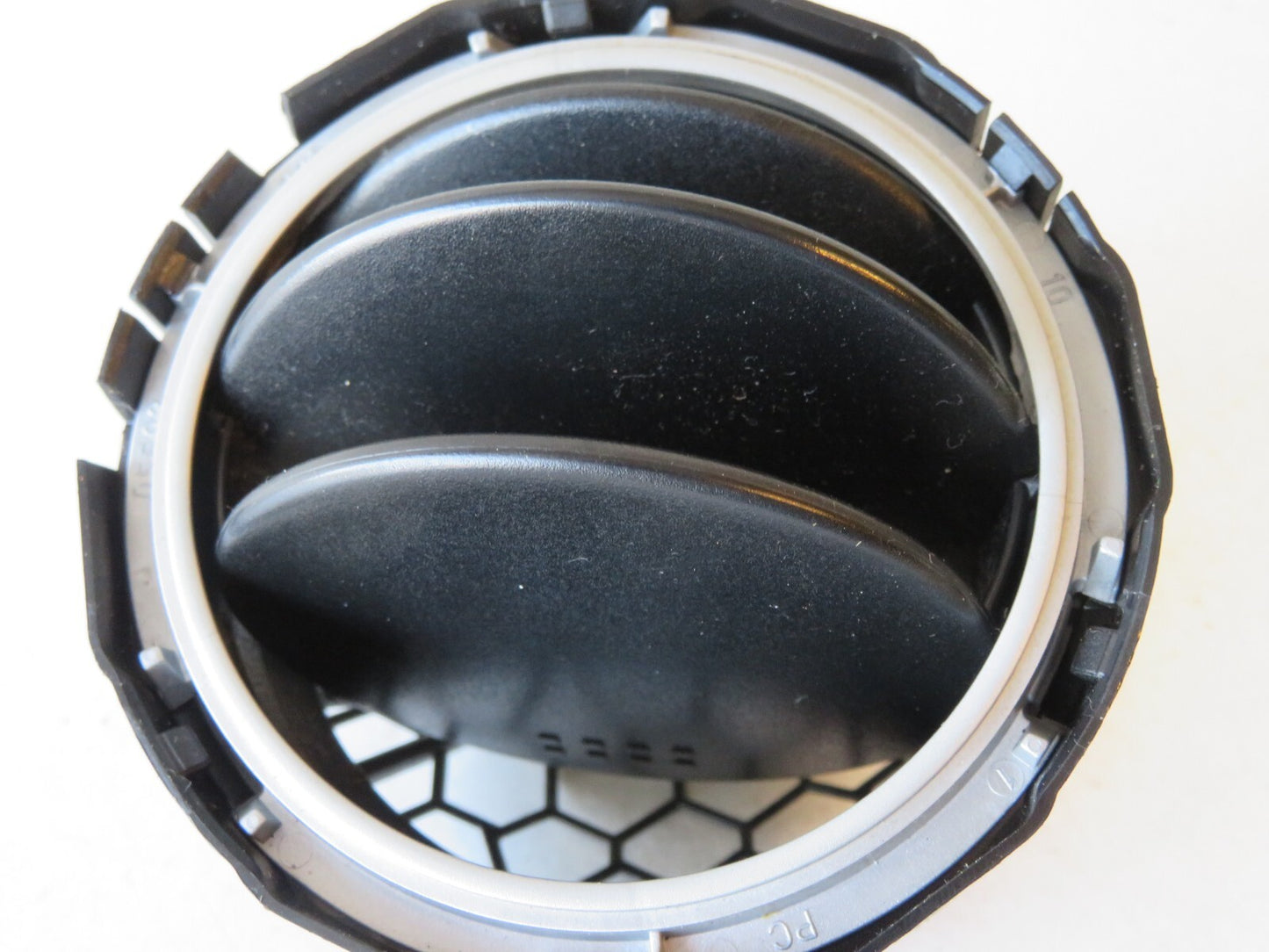 MITSUBISHI COLT CZ1 DASHBOARD AIR VENT 04-08 AMS1652-1