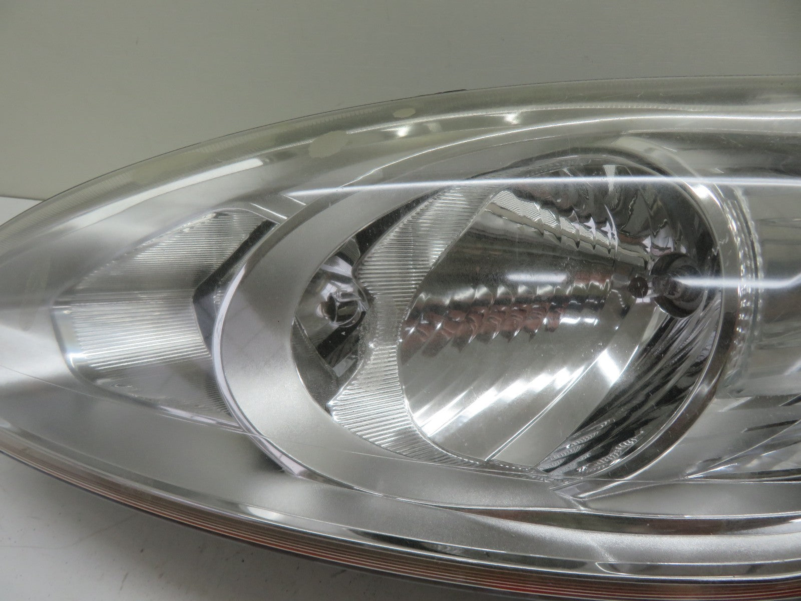 FORD C MAX NS FRONT PASSENGER HEADLIGHT AM51-13W030-BE (SEE PHOTOS) 2010-2015