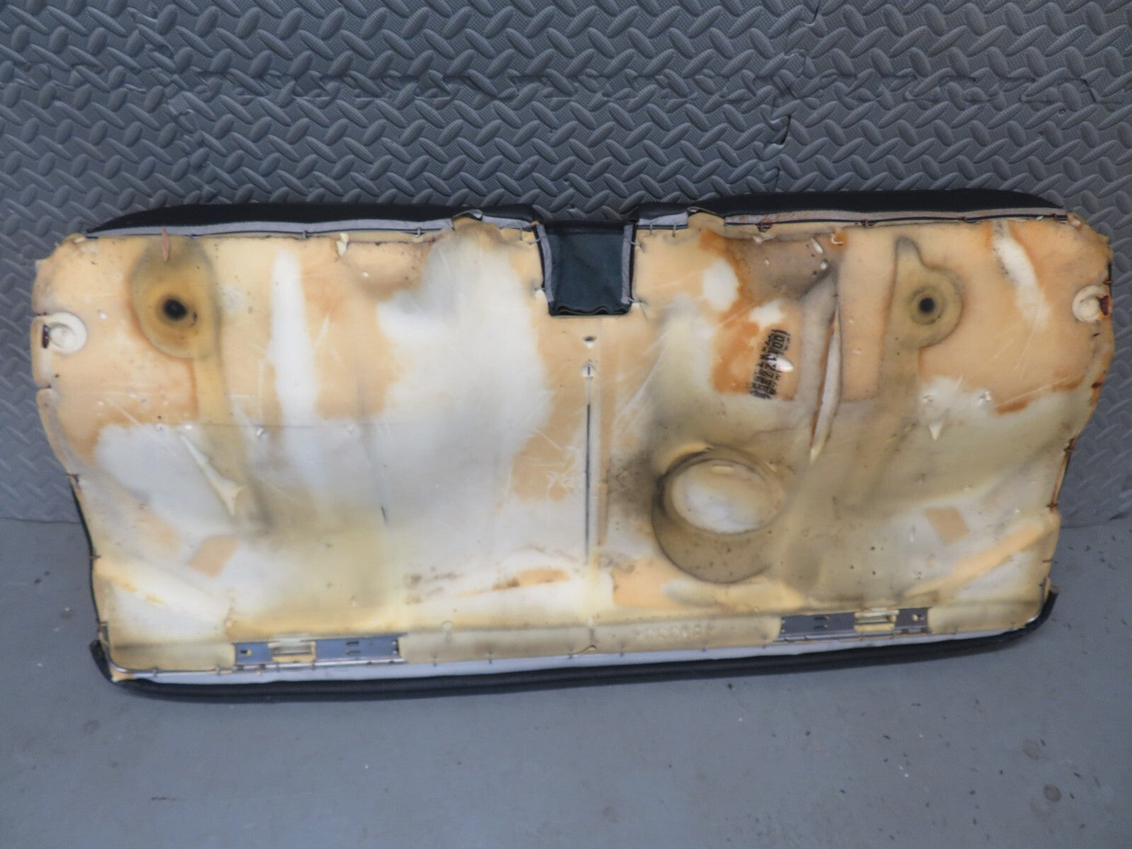 SAAB 9-3 CONVERTIBLE REAR LEATHER SEAT BASE 1998-2003