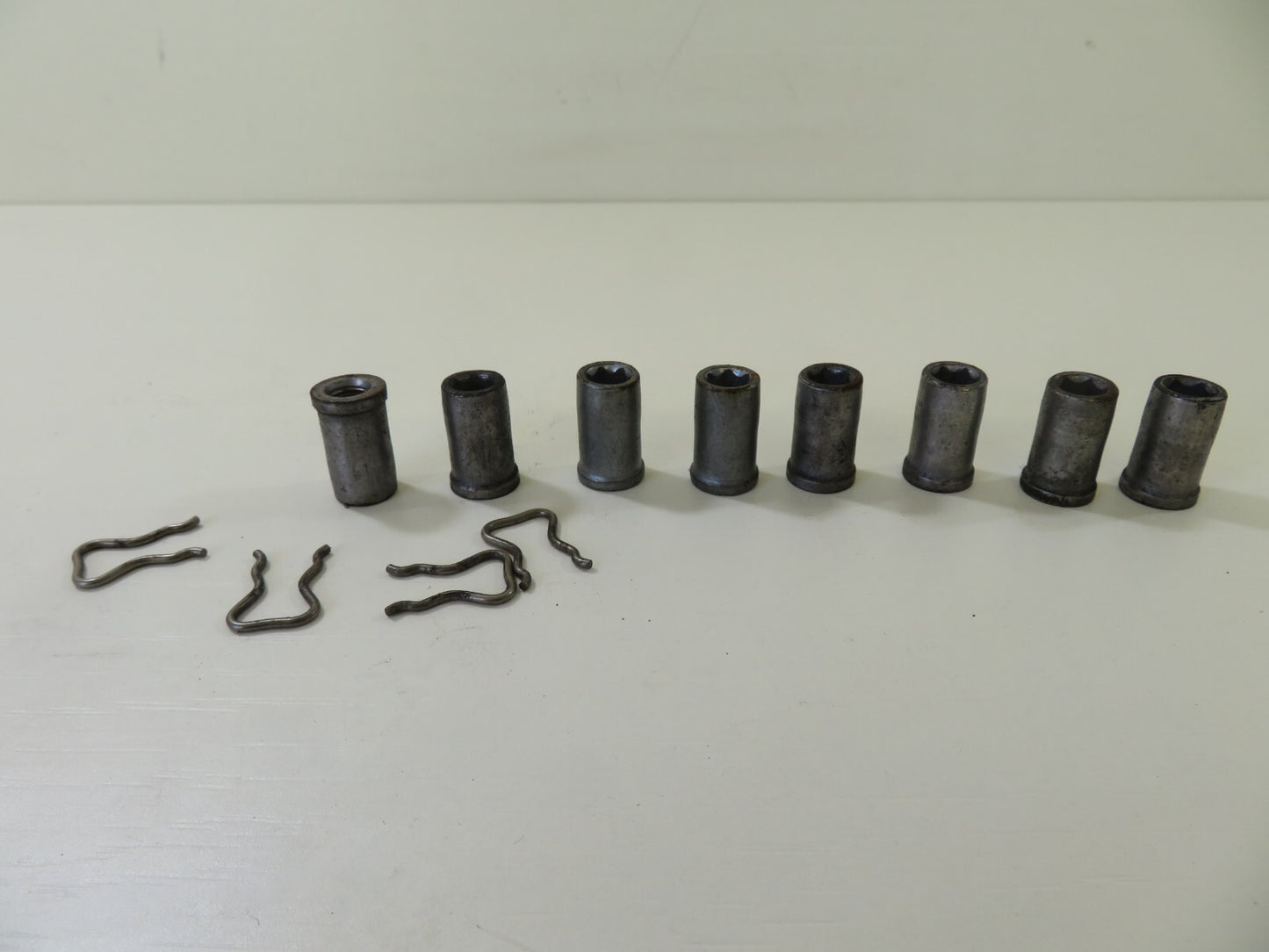 PEUGEOT 308 1.6 HDI FUEL INJECTOR CLAMP NUT FIXINGS CLIPS 2007-2013 1421-10