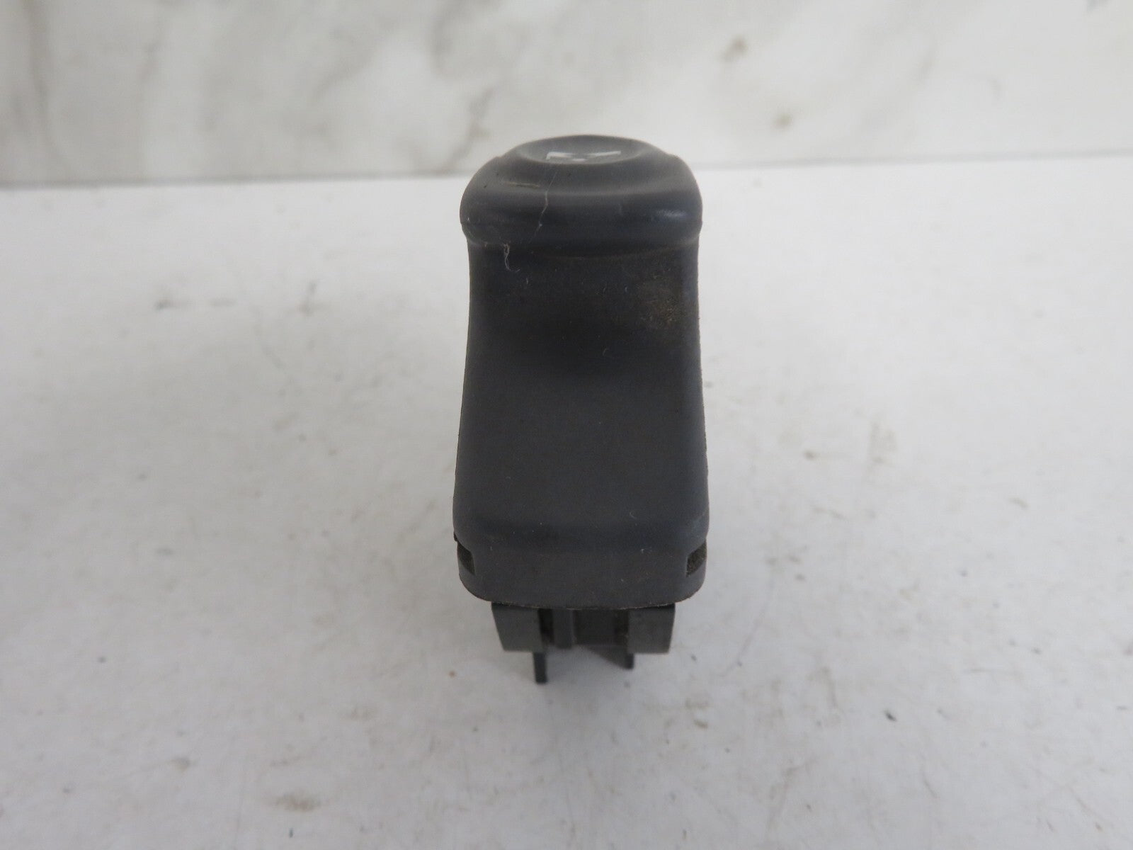 RENAULT CLIO MK2 REAR WINDOW SWITCH 1998-2001 A1652-13