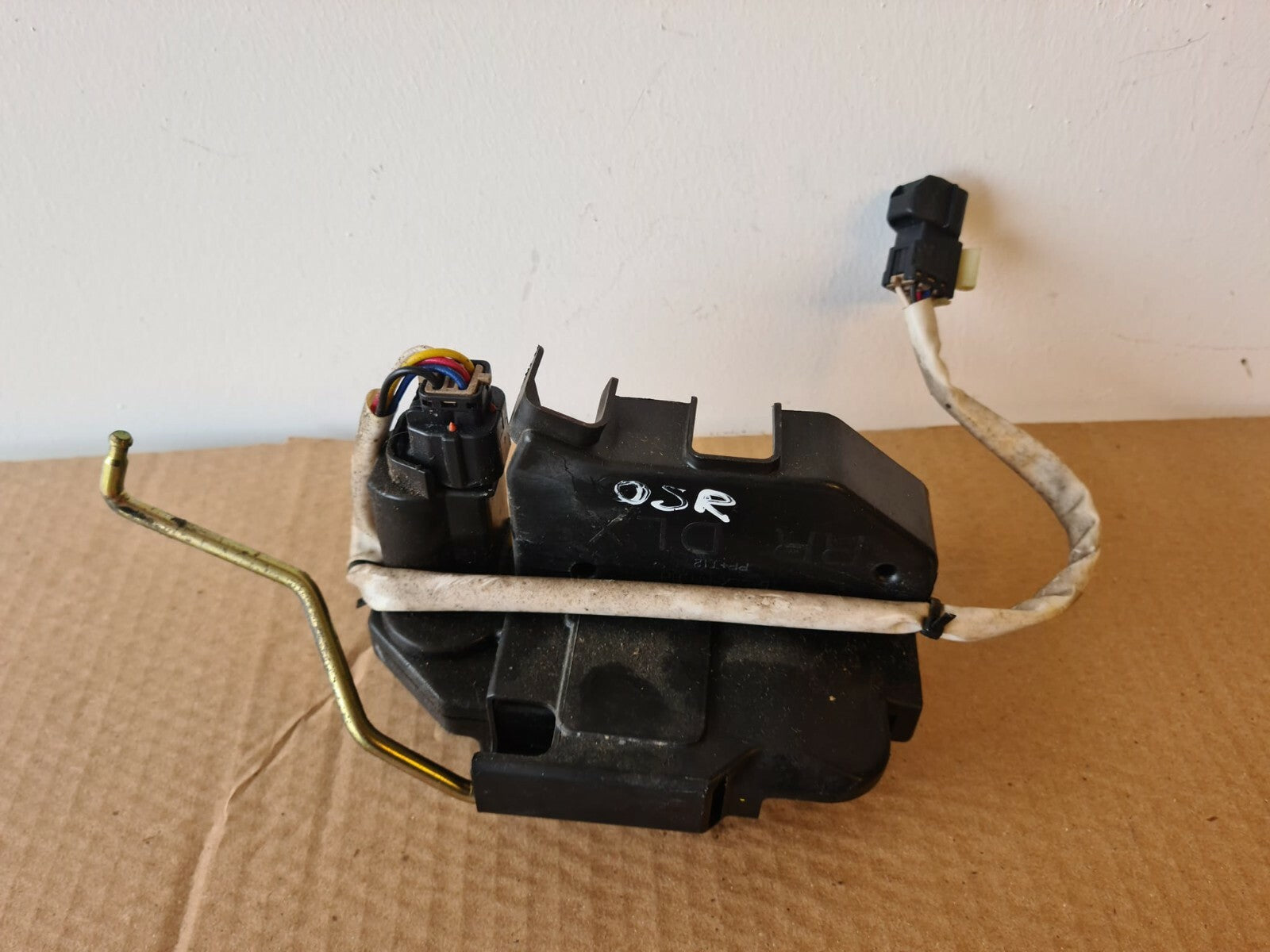 HYUNDAI GETZ OSR 5DR DOOR LOCK CATCH 2002-2005 A30