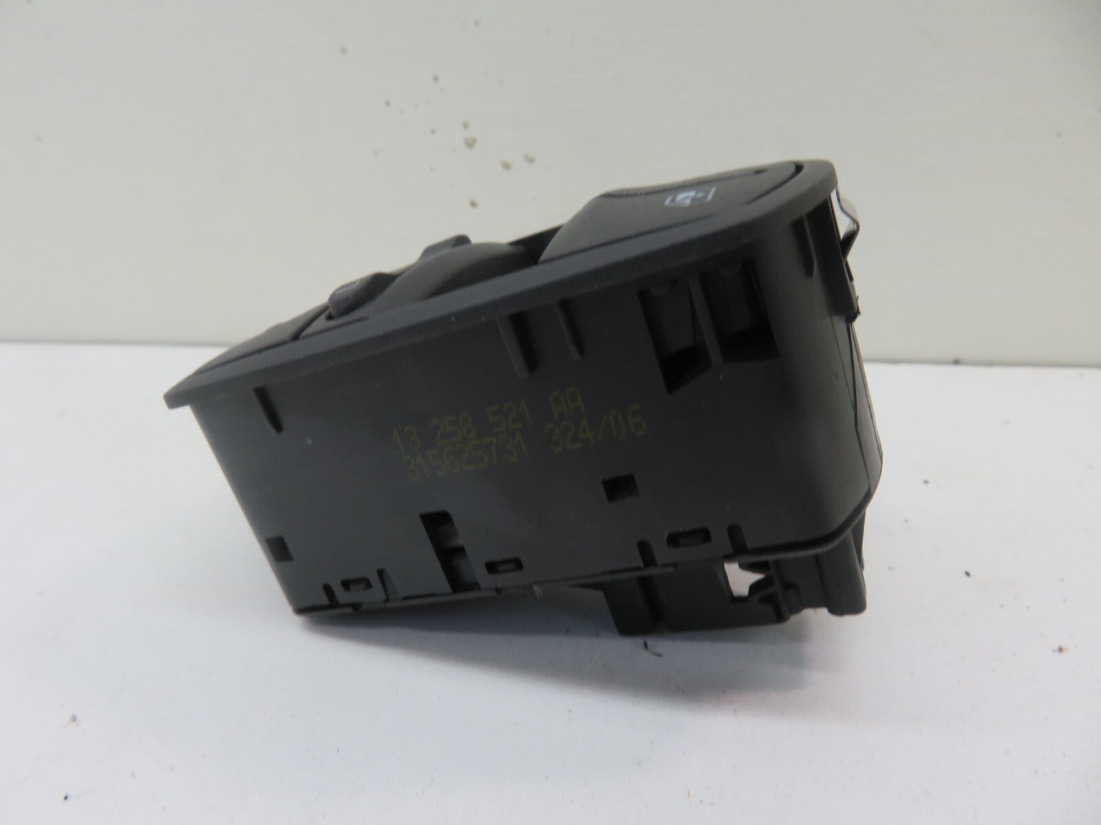 VAUXHALL CORSA D OS DRIVER WINDOW SWITCHES 2006-2011 1700-12