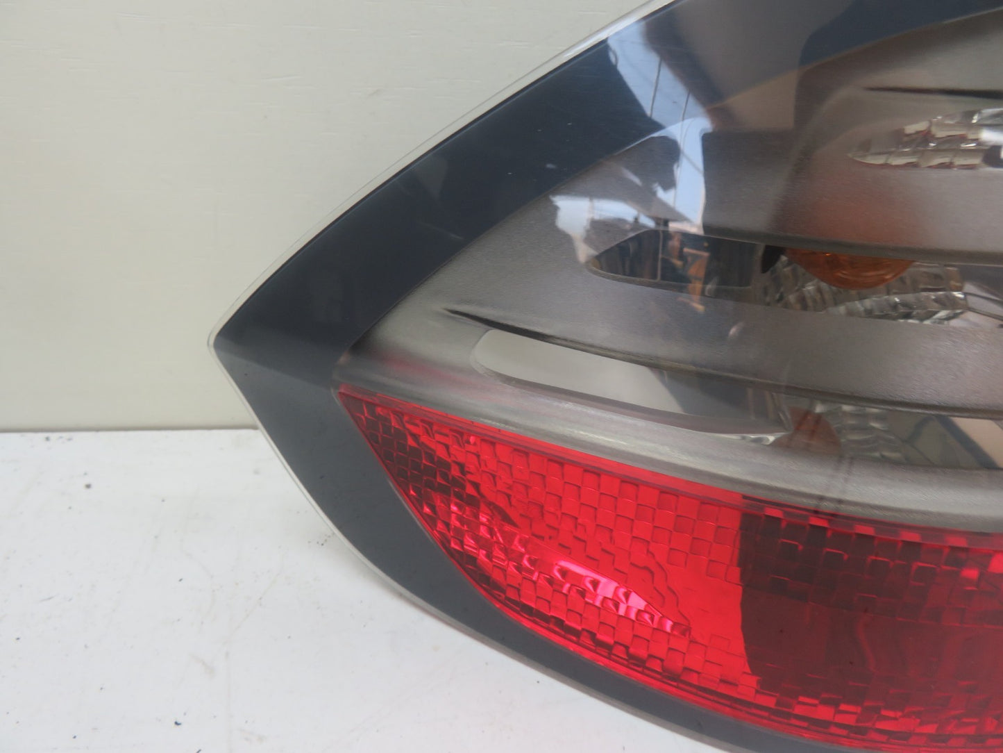 FORD S MAX NSR REAR PASSENGER OUTER TAIL LIGHT 2006-2010 1302-4
