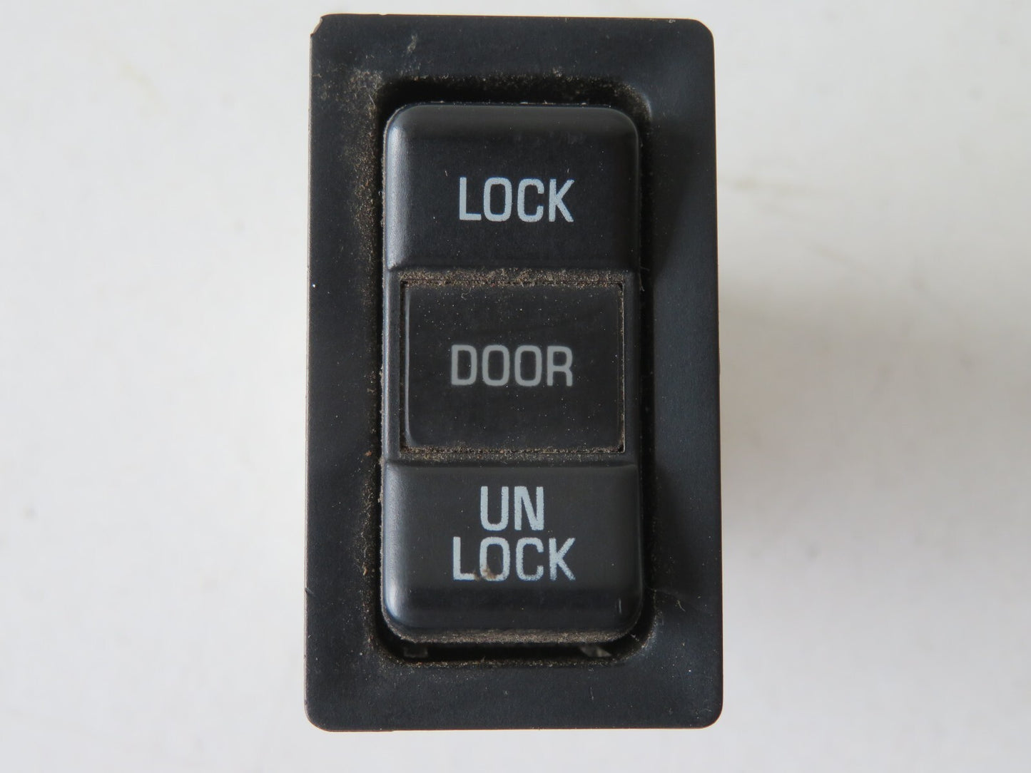 RENAULT TWINGO DOOR LOCK SWITCHES 2014-2017 AMS1558