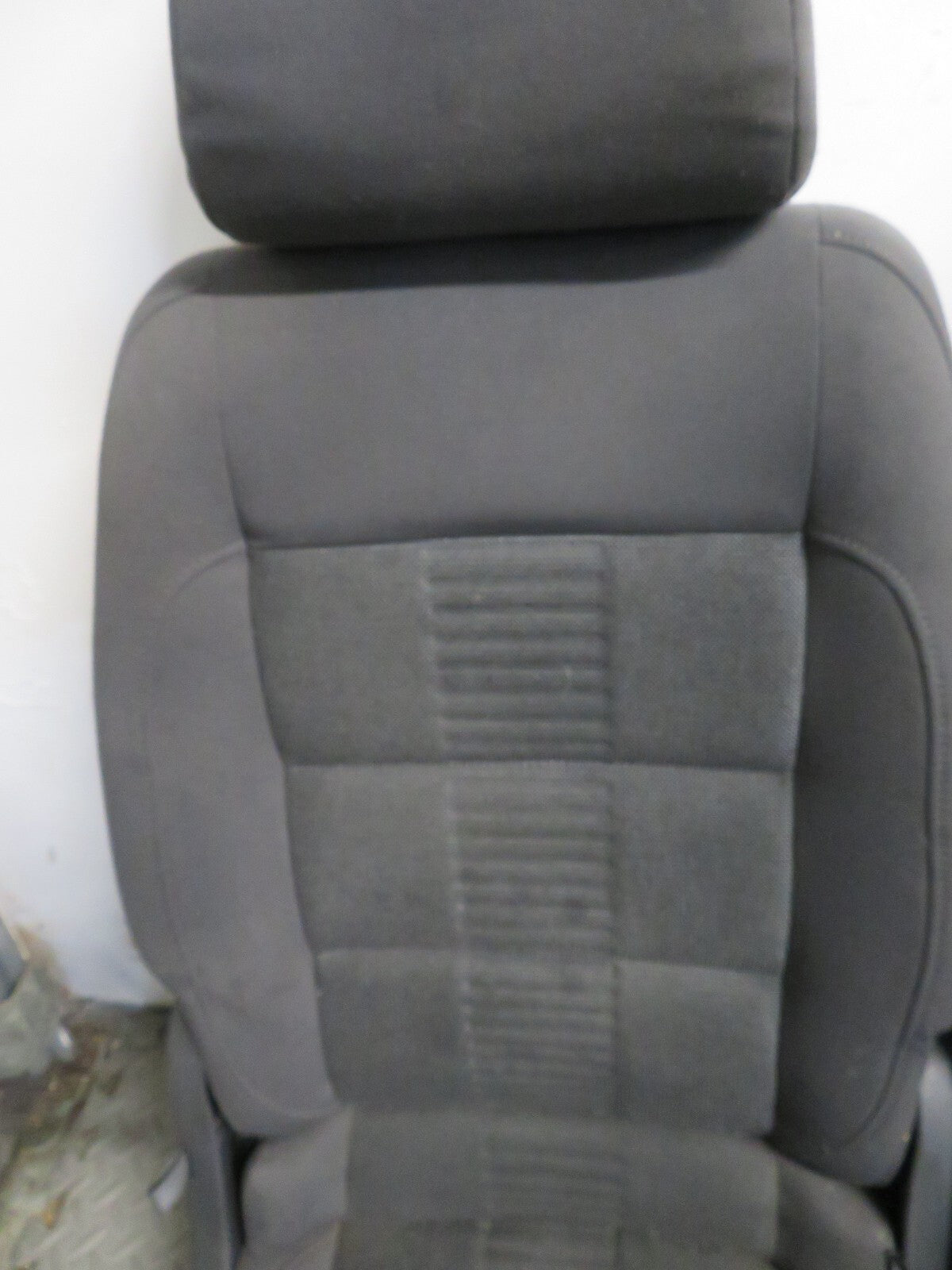 VOLKSWAGEN VW TOURAN MIDDLE ROW CLOTH SEATS CADDY 2K (SEE PHOTOS) 2003-2009