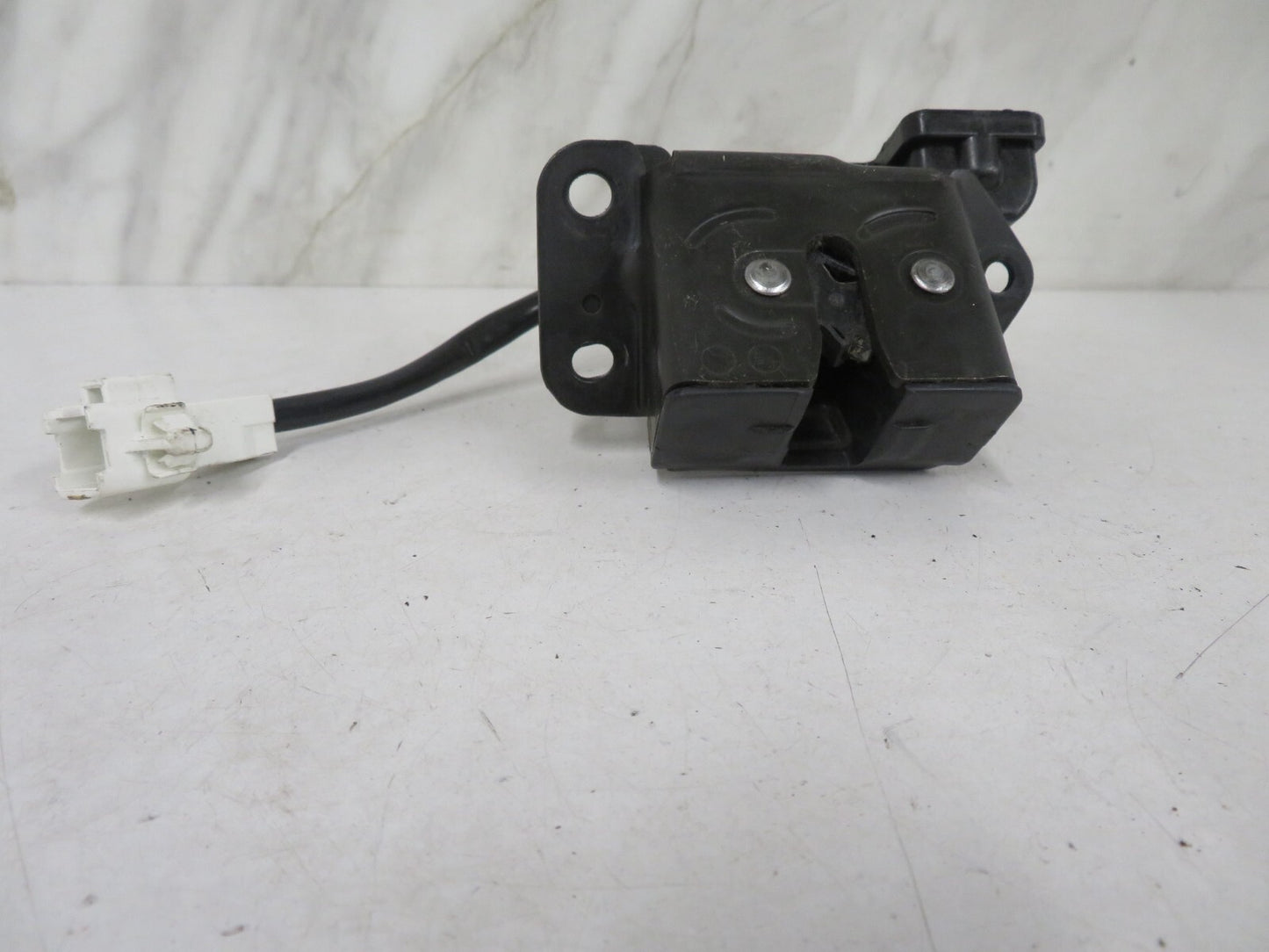 TOYOTA COROLLA BOOT LOCK CATCH 101528-3000 2002-2006 MIX1424-11