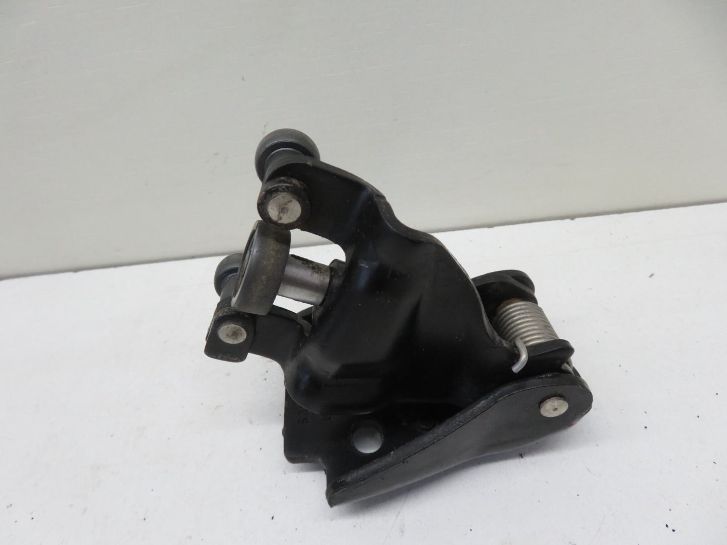 PEUGEOT BIPPER NS SLIDING DOOR MIDDLE ROLLER HINGE 2008-2015 1734-18