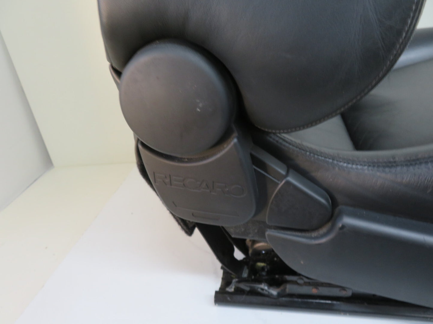 AUDI A8 D2 LEATHER RECARO DRIVER FRONT SEAT  1998-2002