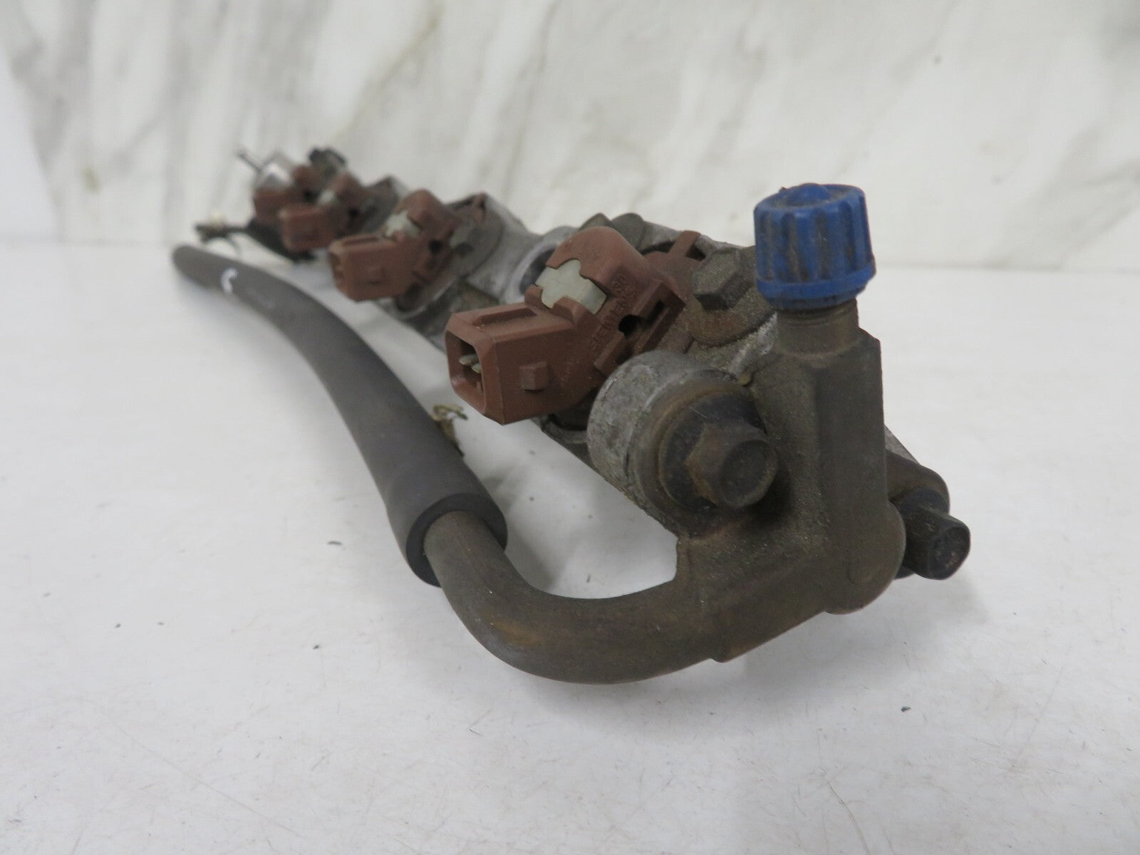 FORD FIESTA FUEL RAIL WITH INJECTORS MF-9H487 1997-2002 1350-3