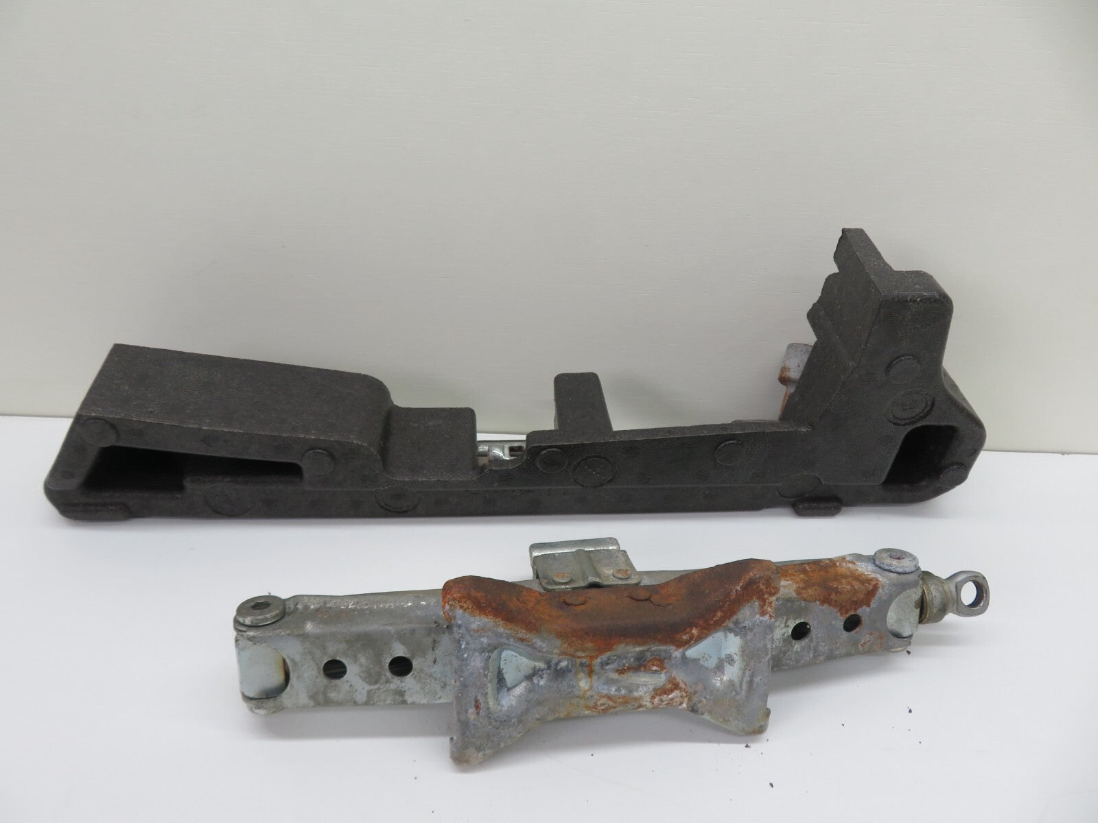 TOYOTA LEXUS SOARER CAR SCISSOR JACK KIT BRACE BAR FOAM 1991-1999 1321-3