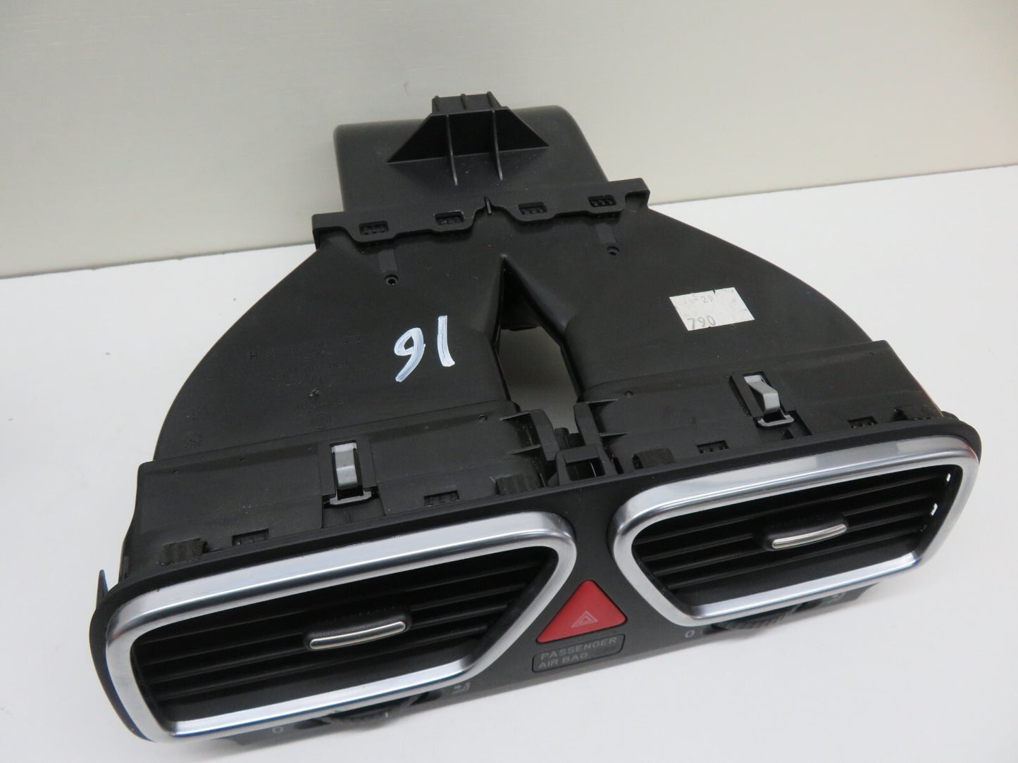 VOLKSWAGEN VW EOS CENTER DASHBOARD AIR VENT 2006-2010 1721-16