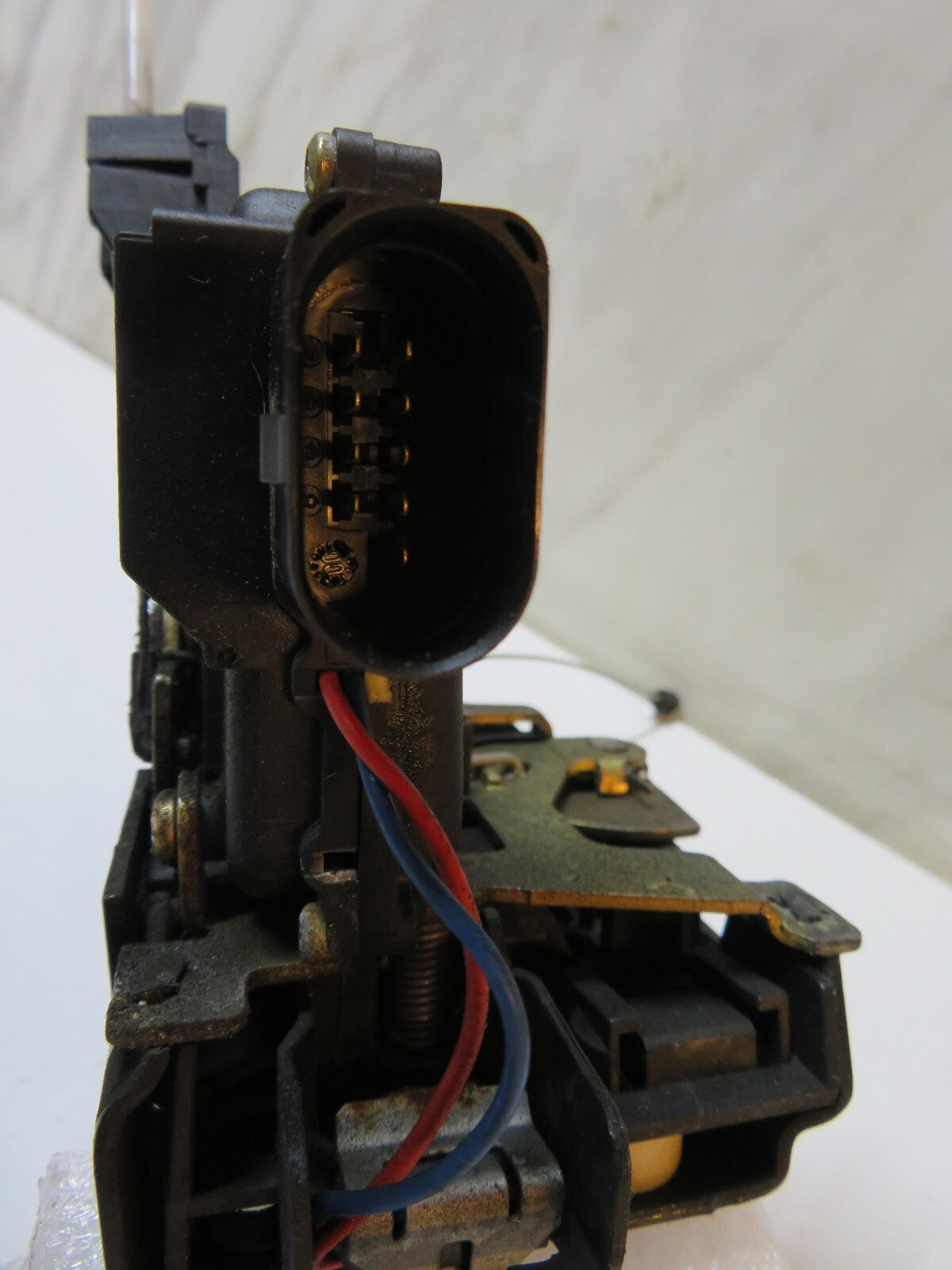 AUDI TT MK1 NS DOOR LOCK CATCH 1998-2004 B6