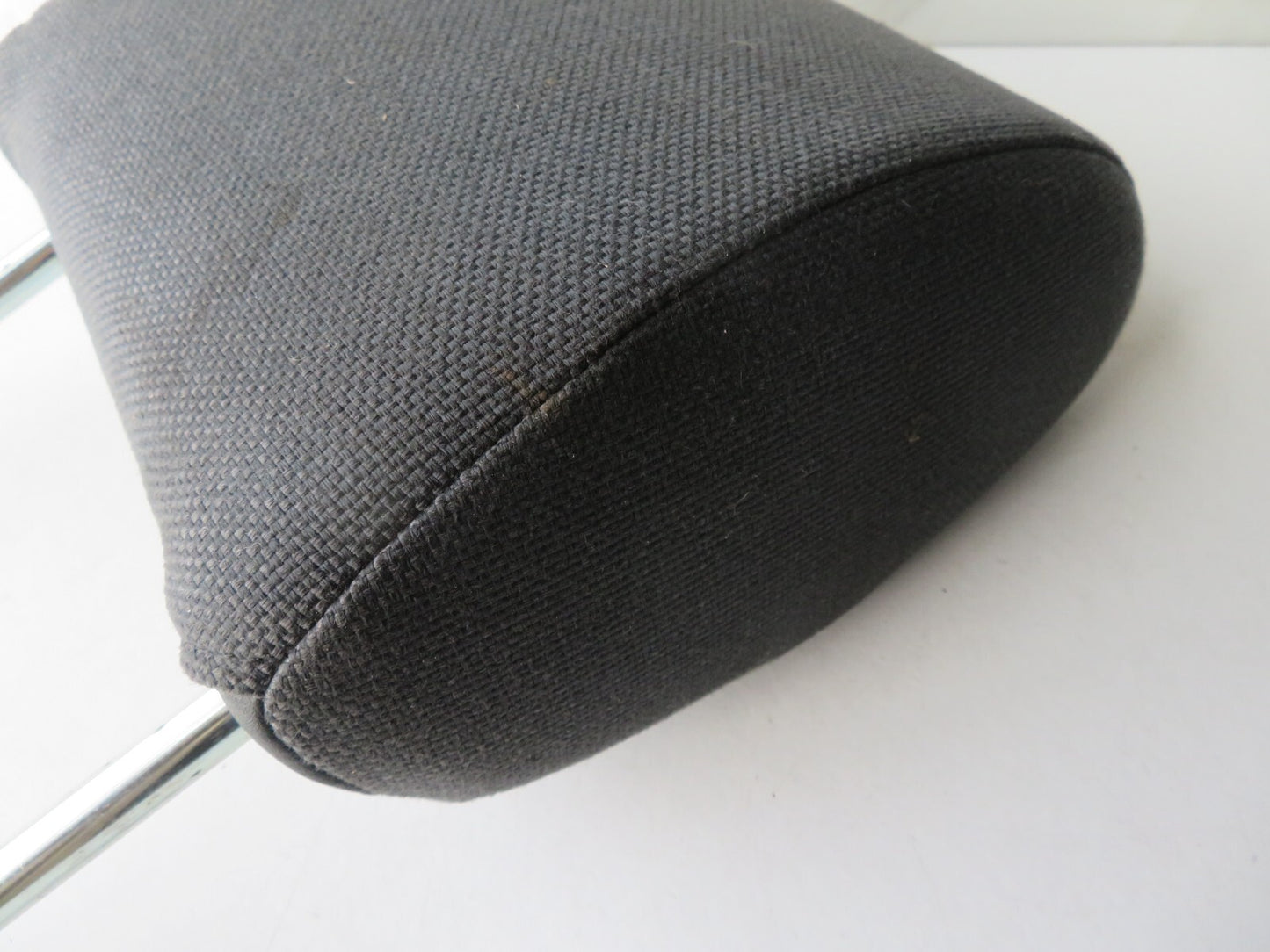 LAND ROVER DISCOVERY 3 REAR CLOTH HEAD REST MIDDLE L/R 2005-2009 AMS1115-16