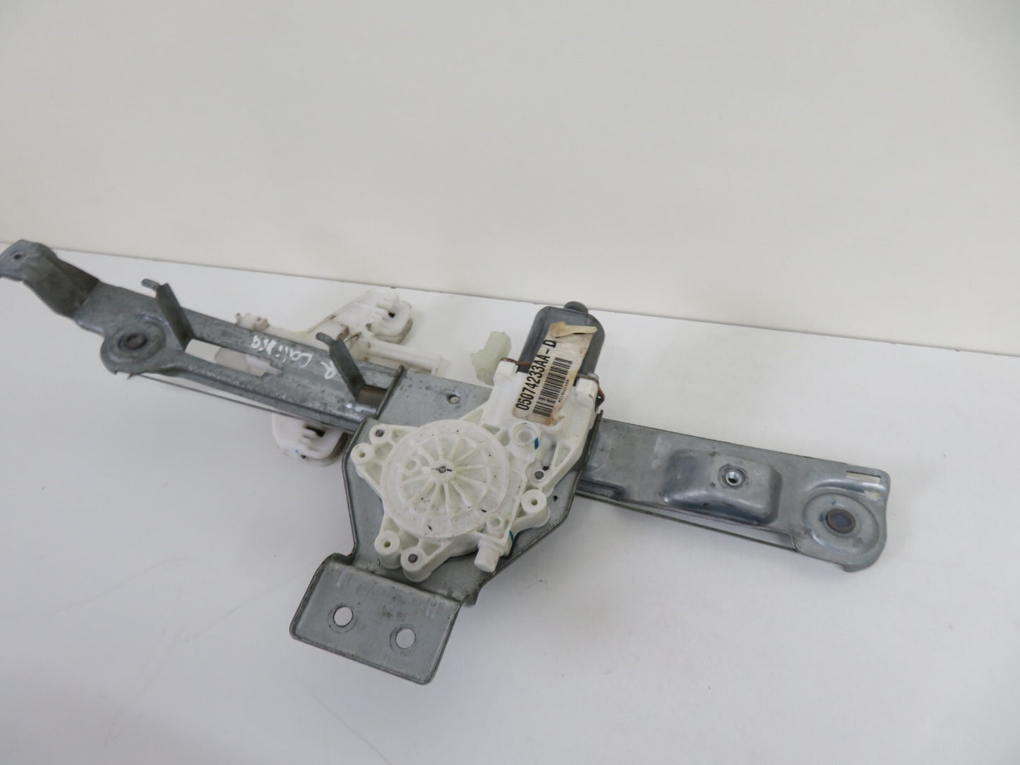 DODGE CALIBER NSR LEFT REAR WINDOW REGULATOR 05074233AA-D 2007-2012