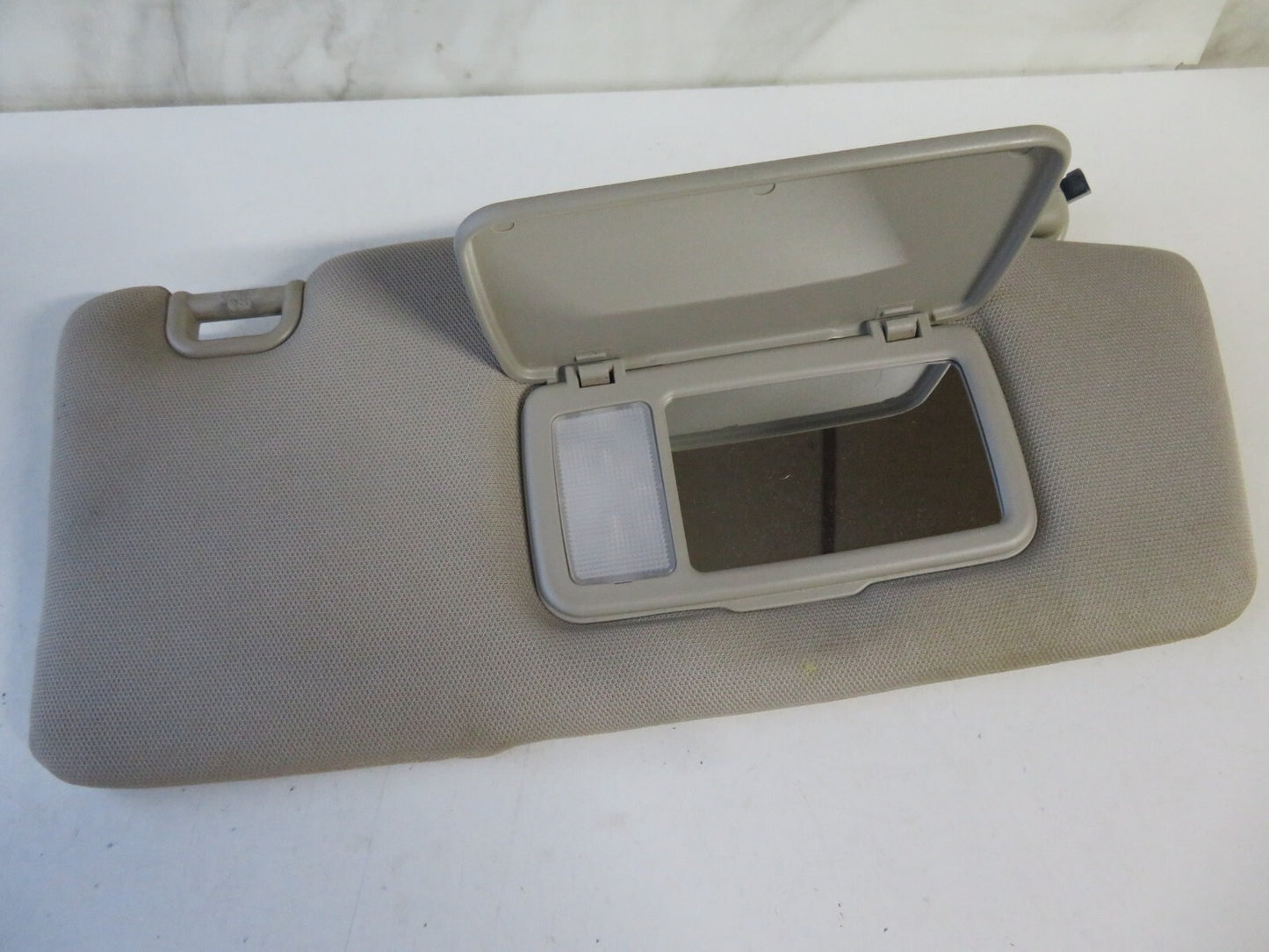 SUBARU LEGACY ESTATE OS DRIVER SUN VISOR 2003-2009 AMS1559-2