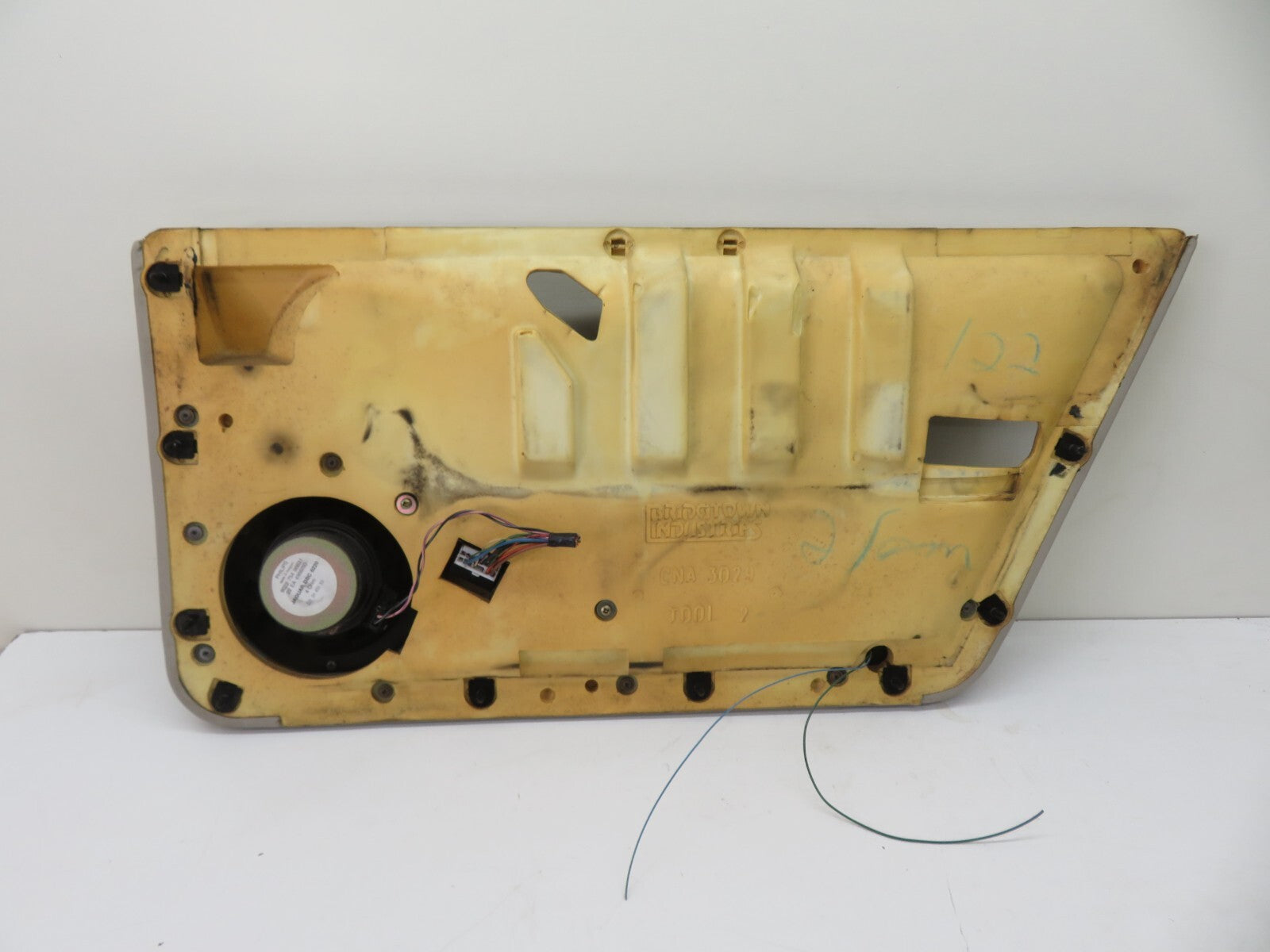 JAGUAR XJR NSR REAR PASSENGER INTERIOR DOOR PANEL WITH SPEAKER ASHTRAY 1994-2001