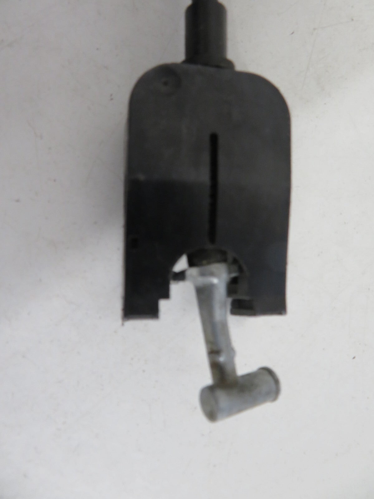 VW SCIROCCO NSF PASSENGER DOOR LOCK CATCH 5N2837015A 2009-2016 STMIX1458-6