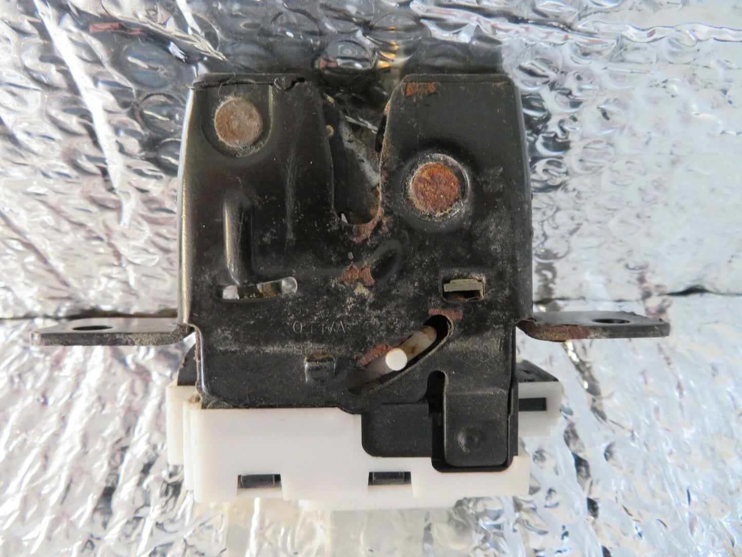 RENAULT SCENIC MK2 TAILGATE BOOT LOCK CATCH 2002-2008