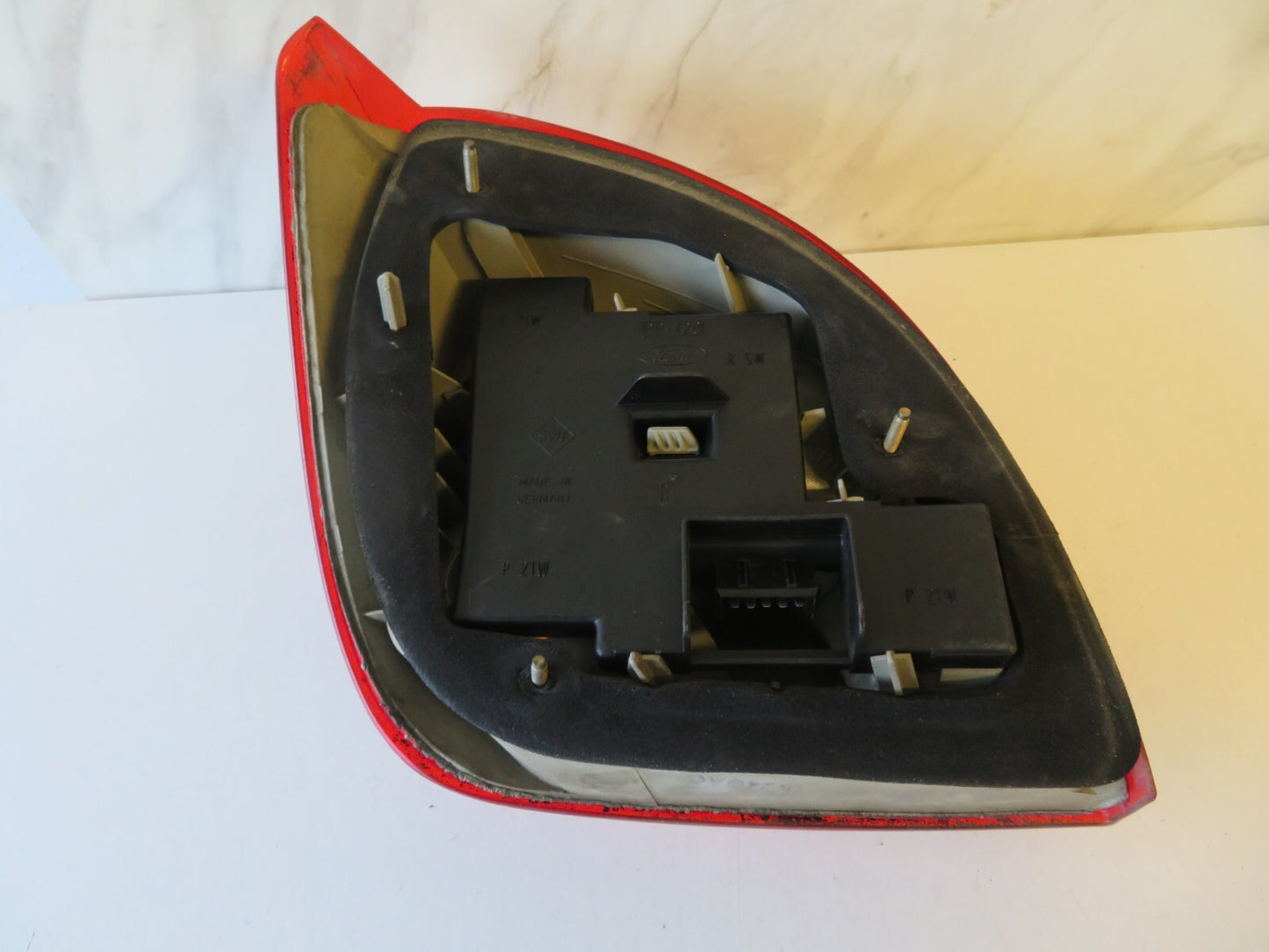 FORD FIESTA MK4 OS REAR TAIL LIGHT 96FG13N004AB (SEE PHOTOS) 1997-2002 AMS1720