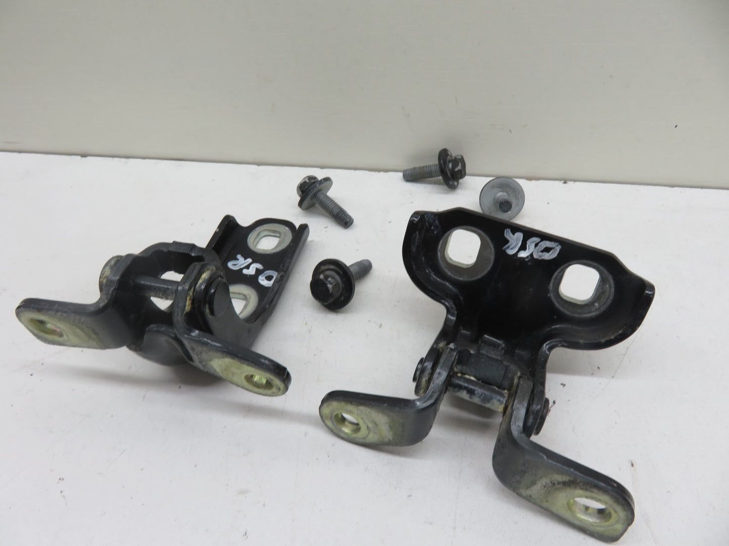 VAUXHALL MOKKA OSR REAR DRIVER DOOR HINGES BLACK 2012-2016 1600-5