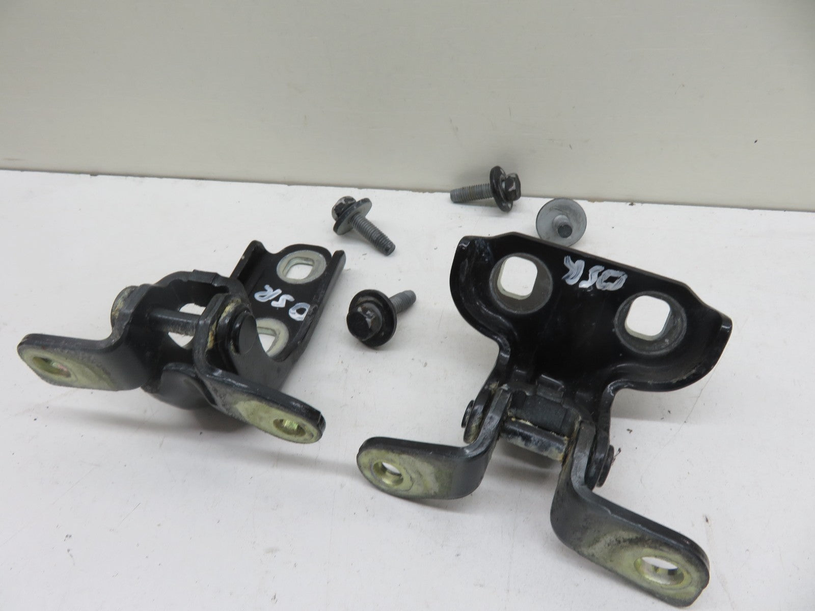 VAUXHALL MOKKA OSR REAR DRIVER DOOR HINGES BLACK 2012-2016 1600-5