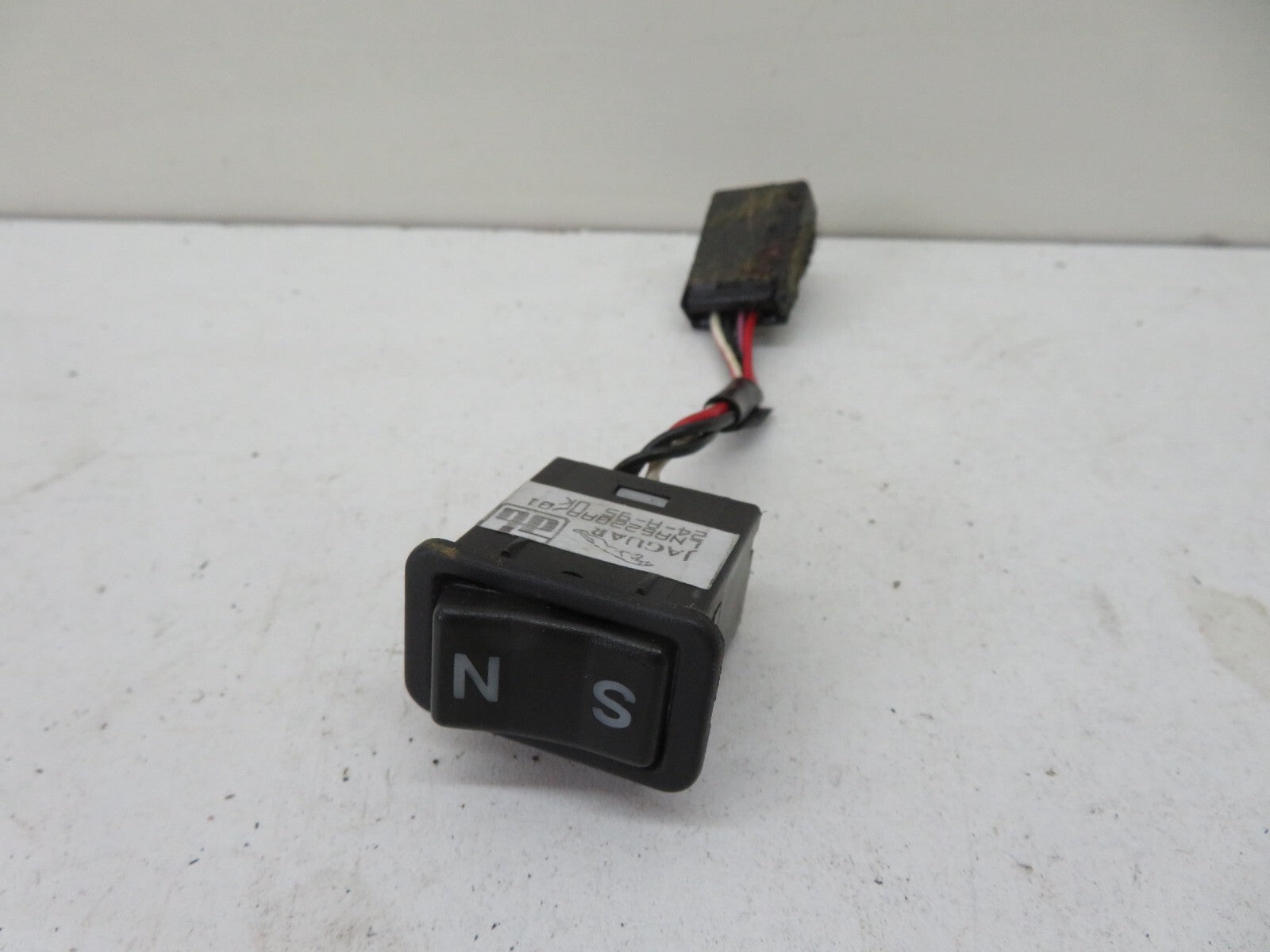 JAGUAR XJR S/N PEFORMANCE MODE SWITCH LNA6220AA 1994-2001 1800-12