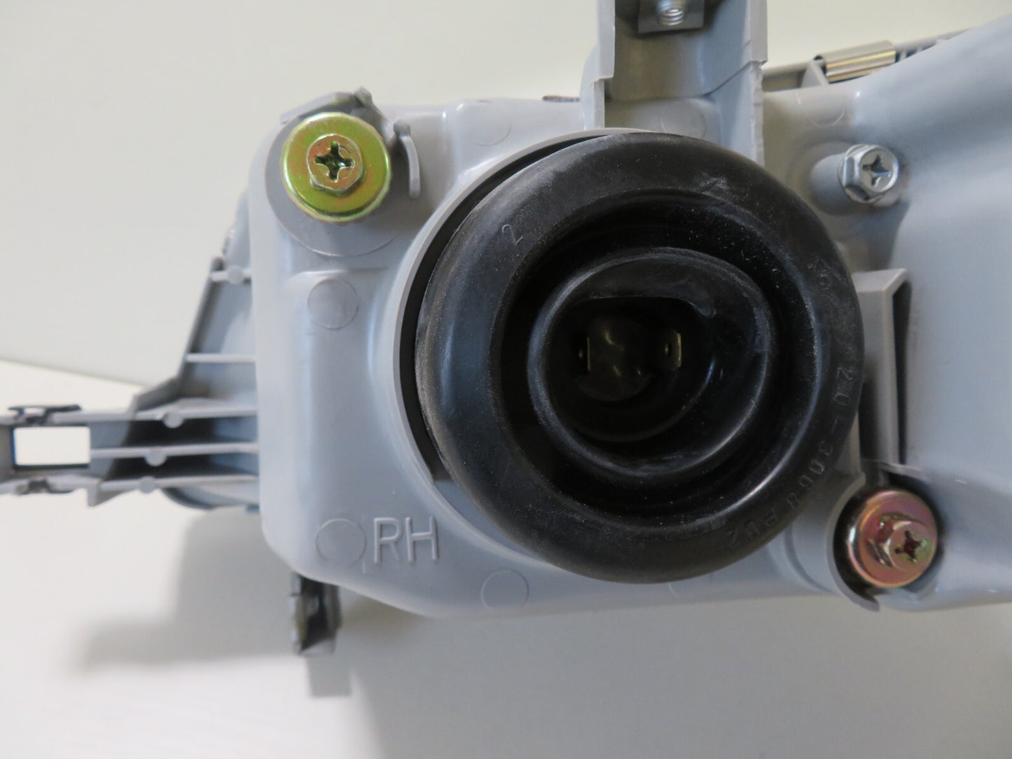 OS DRIVER RH HEADLIGHT TYC 20-3142-05-2B FITS HONDA ACCORD 1992-1995 #LSM