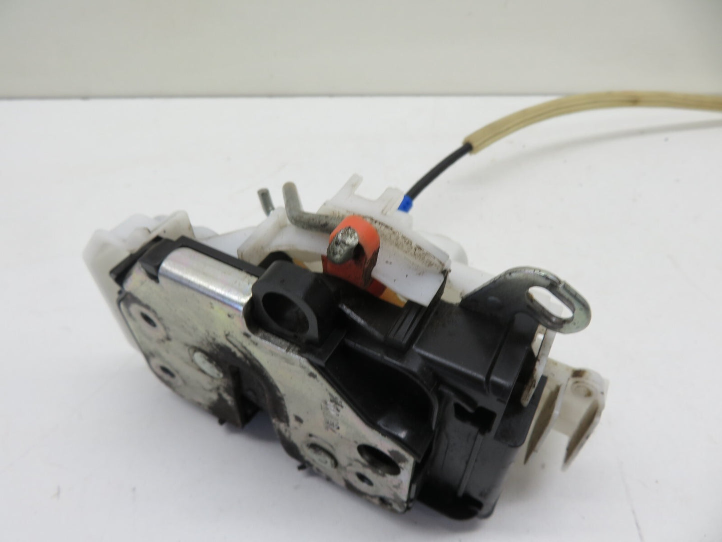 PEUGEOT BIPPER OSF DRIVER  DOOR LOCK CATCH 2008-2015 1734-13