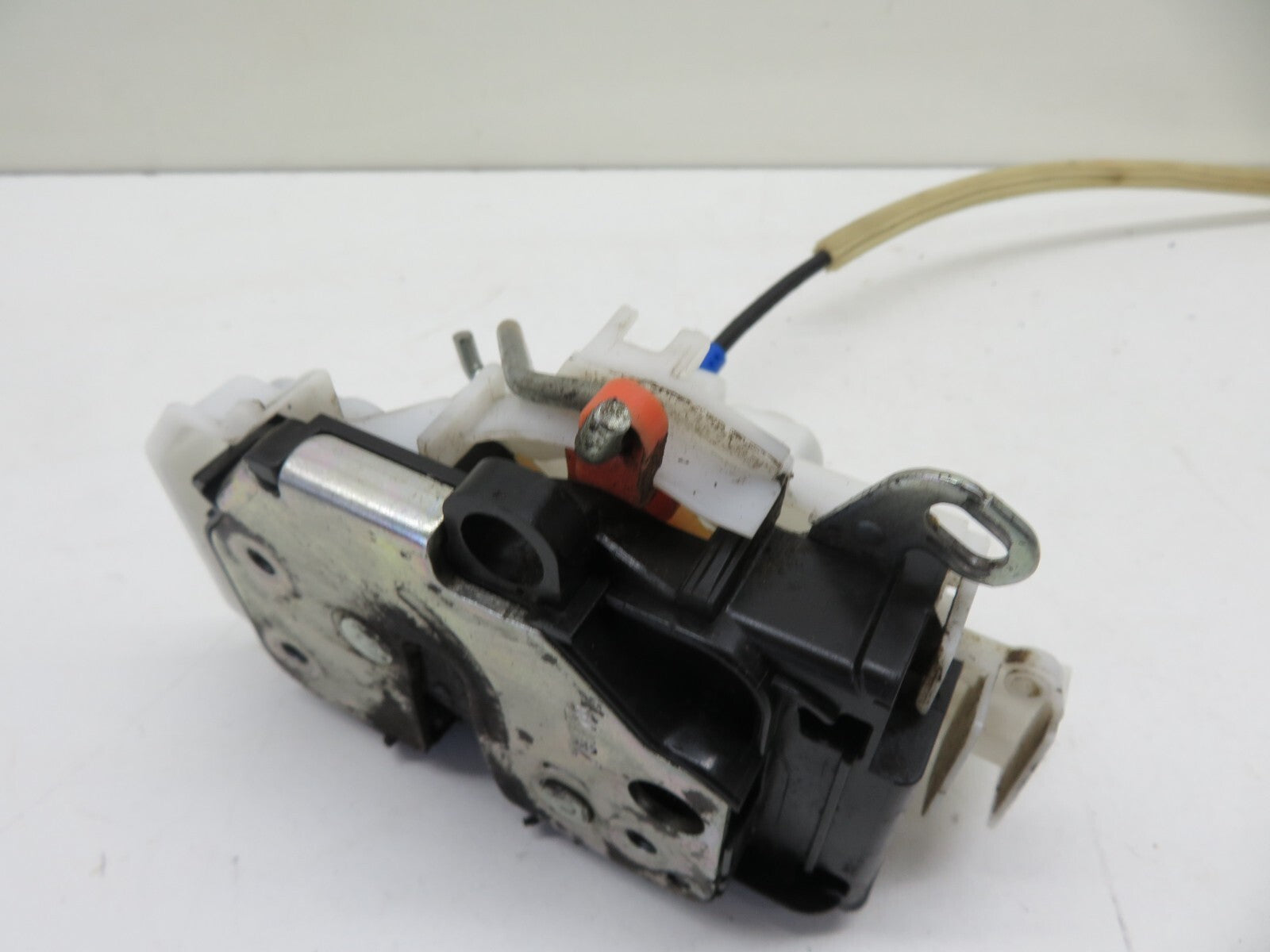 PEUGEOT BIPPER OSF DRIVER  DOOR LOCK CATCH 2008-2015 1734-13