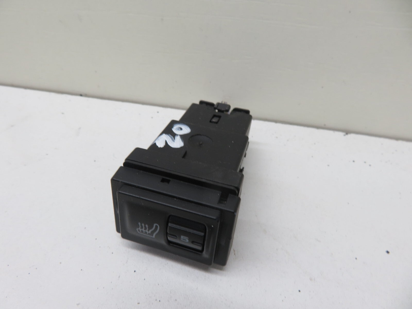 PORSCHE CAYENNE 955 HEATED SEAT SWITCH 7L5963563 2003-2006 1718-20