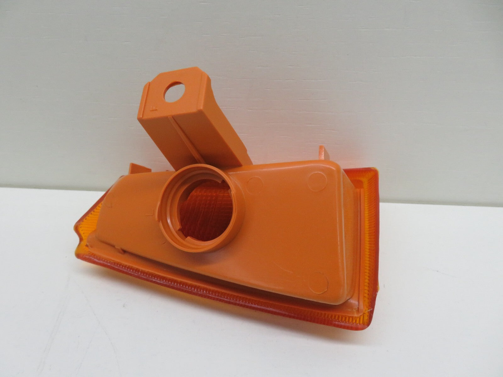 NS PASSENGER FRONT INDICATOR LIGHT FOR VAUXHALL ASTRA 1984-1991 135L