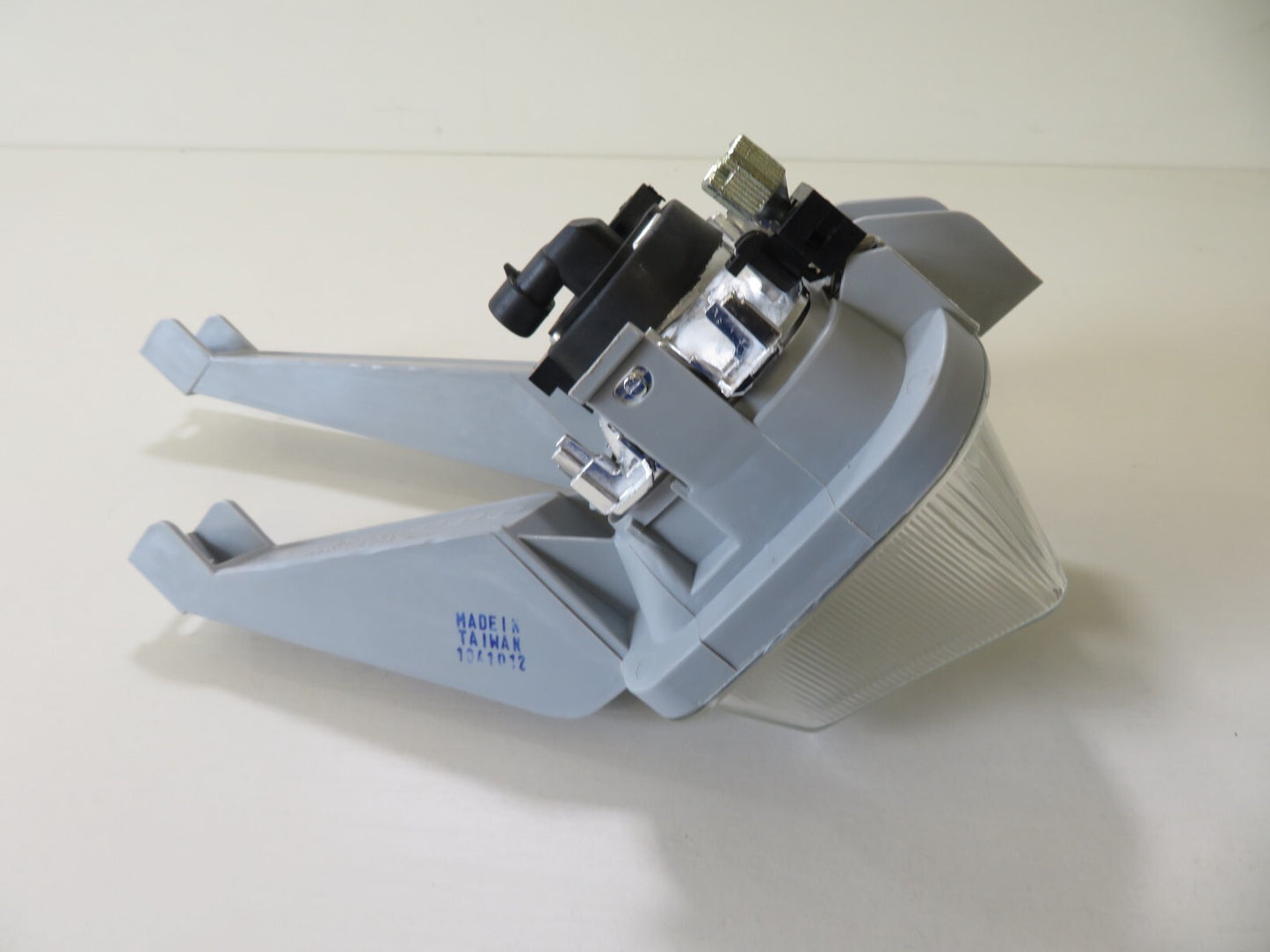 NS PASSENGER L FRONT FOG LIGHT OP0154414 FOR VAUXHALL ASTRA 1995-1998