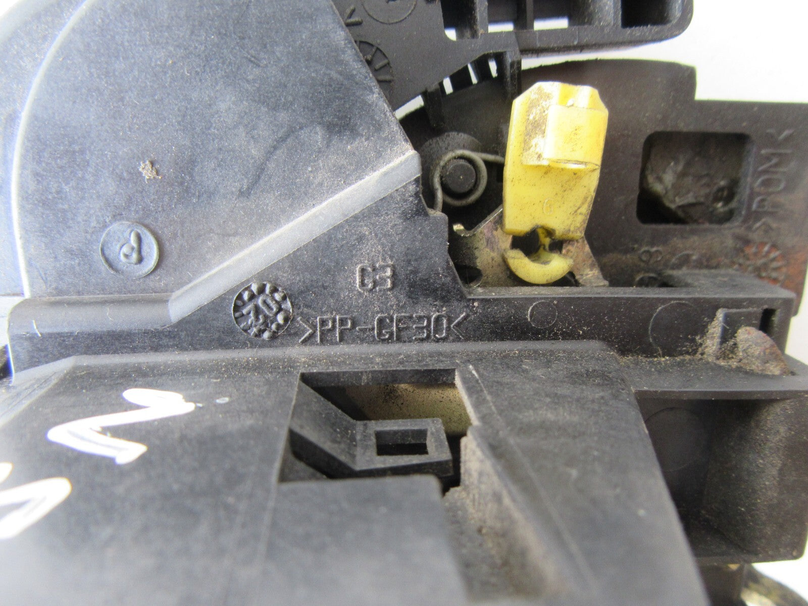 RENAULT SCENIC MK1 NSF DOOR LOCK CATCH 1999-2003 AMS1418-1