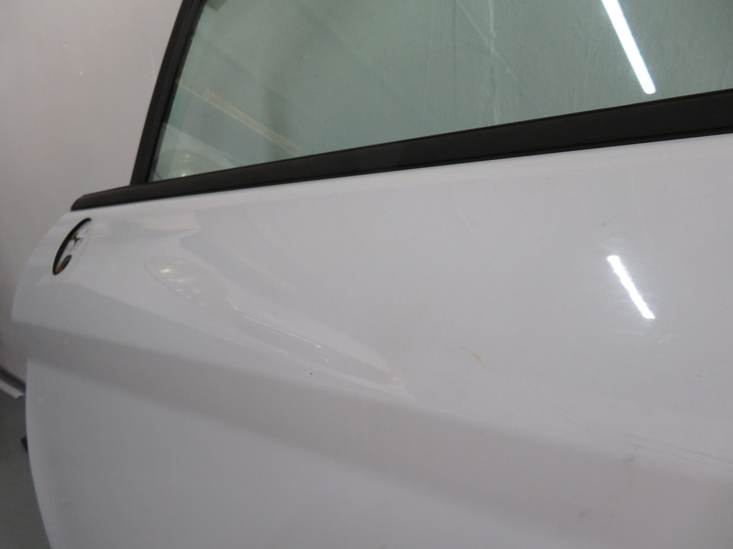 FORD FIESTA MK7 ST180 NS PASSENGER DOOR IN FROZEN WHITE (SEE PHOTOS) 2013-2017