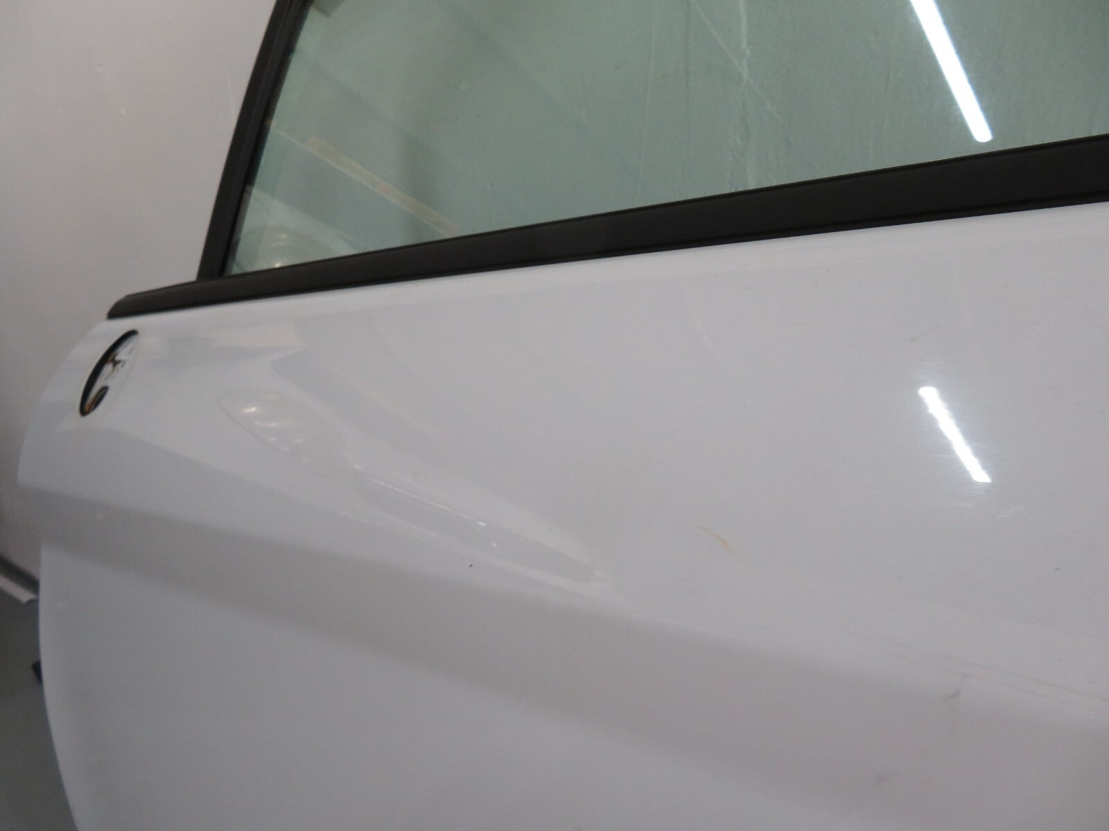 FORD FIESTA MK7 ST180 NS PASSENGER DOOR IN FROZEN WHITE (SEE PHOTOS) 2013-2017