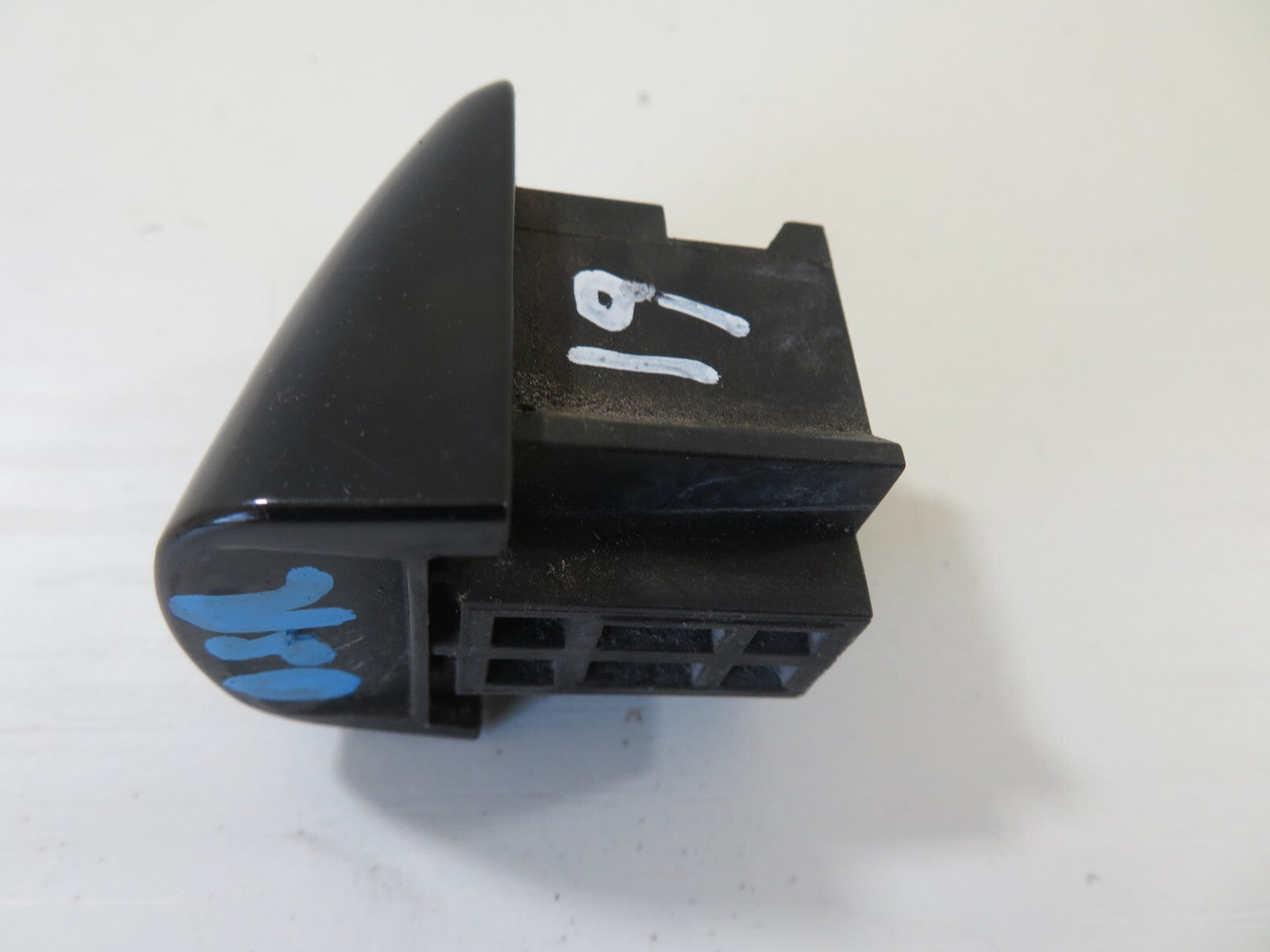 PEUGEOT 308 OSR DOOR HANDLE END CAP 2007-2013 1410-19