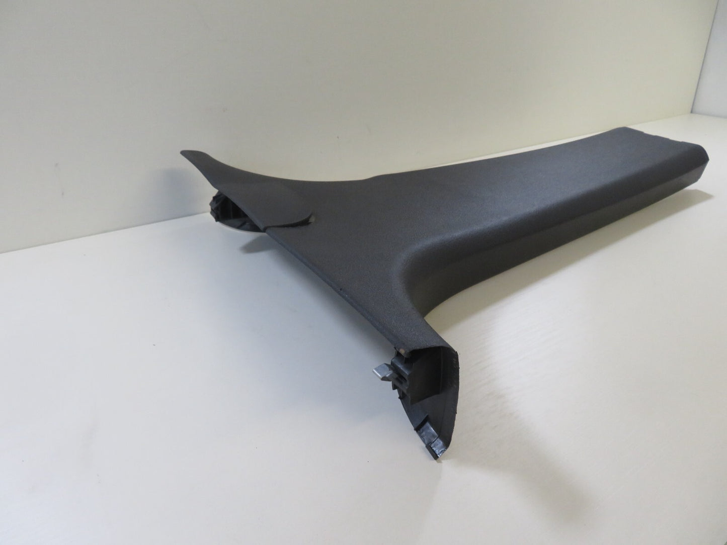 VOLKSWAGEN VW TOURAN LH NS PASSENGER B PILLAR TRIM 1T0867297 2003-2009 NO3