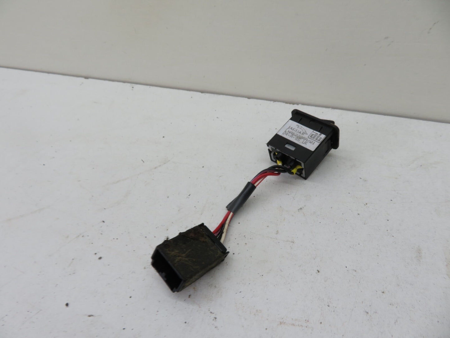 JAGUAR XJR S/N PEFORMANCE MODE SWITCH LNA6220AA 1994-2001 1800-12