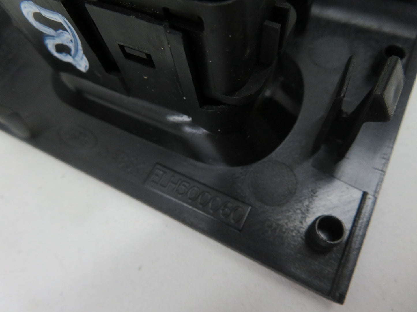 LAND ROVER FREELANDER 1 OS DRIVER REAR WINDOW SWITCH 2004-2006 1672-8